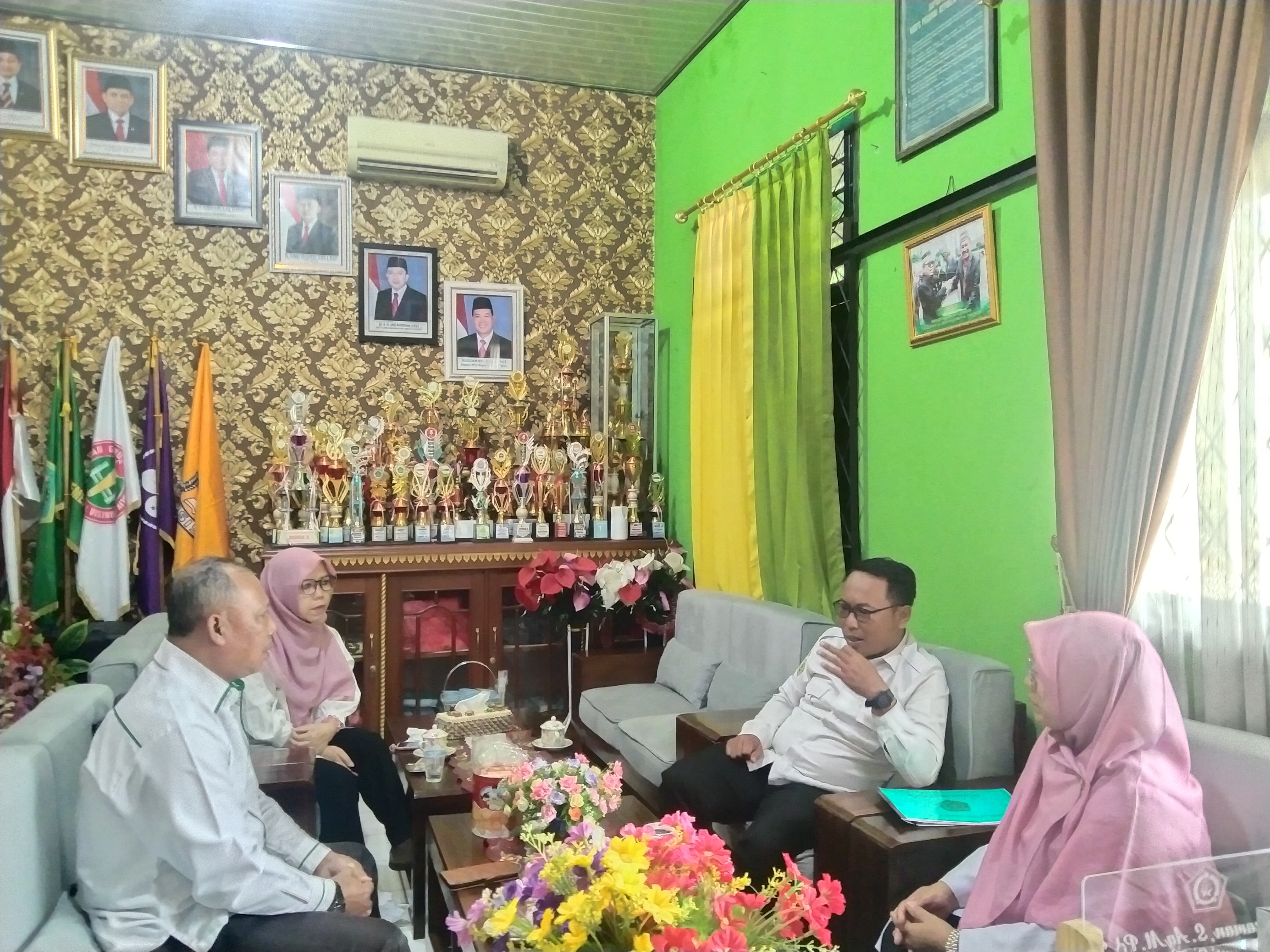 Pengawas Madrasah Laksanakan Monev ASAS Di MTsN 2 Tanggamus