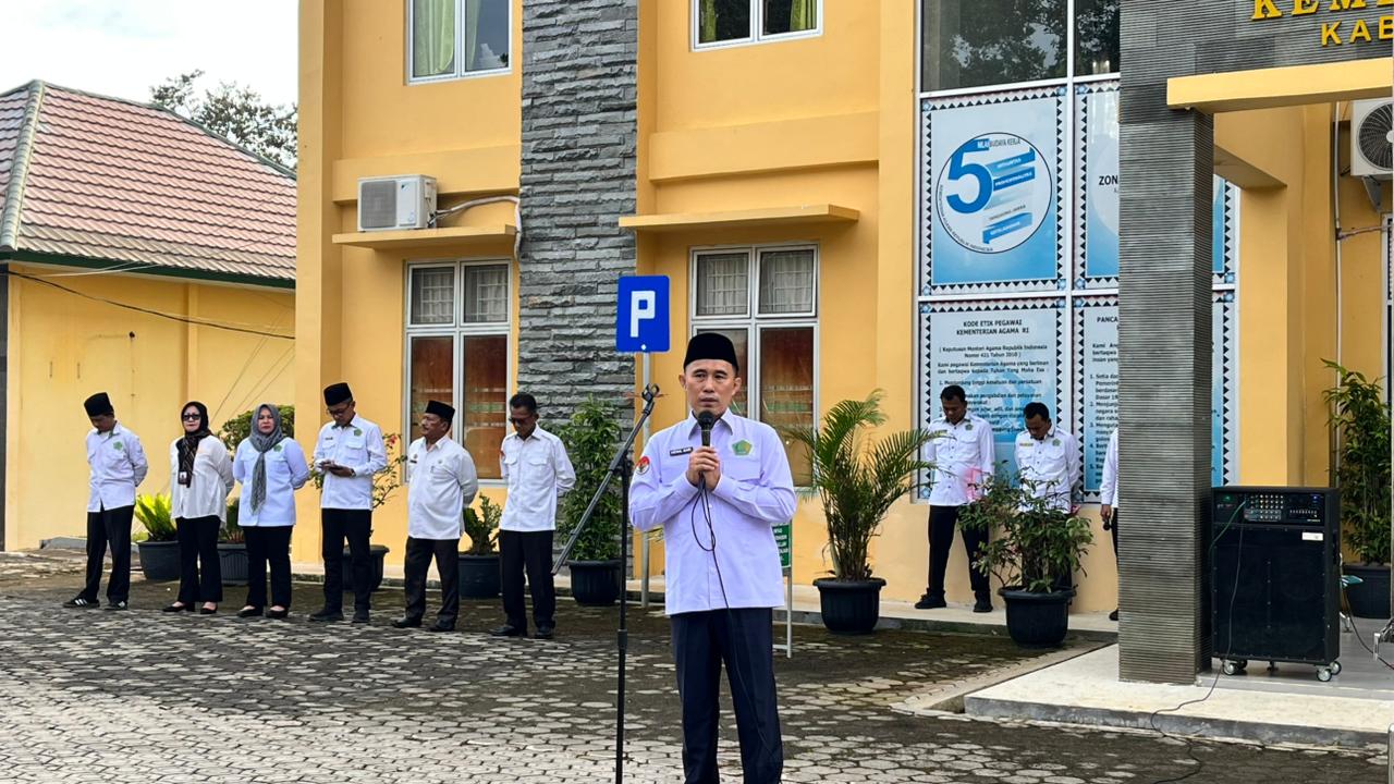 Kasi Pendidikan Madrasah Fathul Bari Ajak ASN Kemenag Pesawaran Taat Aturan Dan Amanah Dalam Bekerja