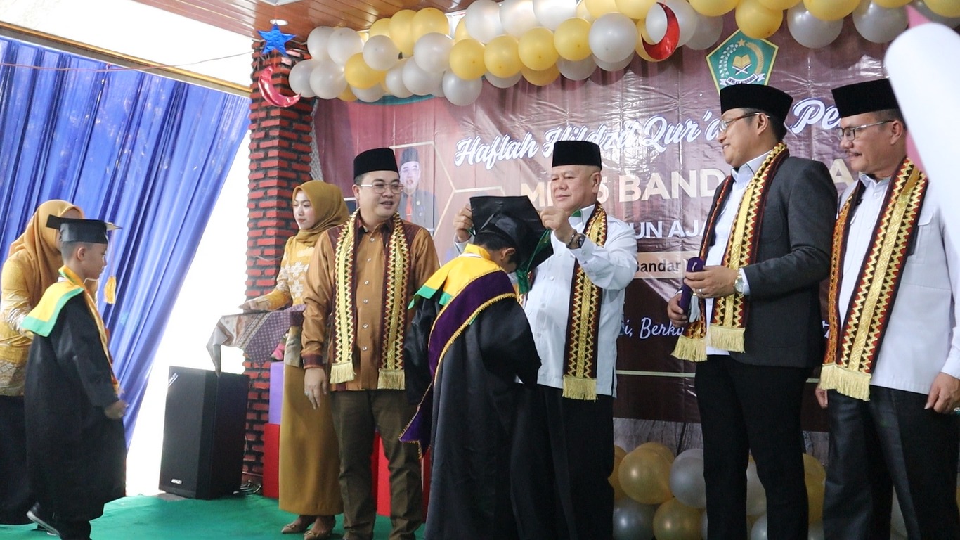 “Jangan Hanya Menghafal Al-Qur’an, Jadilah Generasi Yang Mengamalkan Dan Menginspirasi”