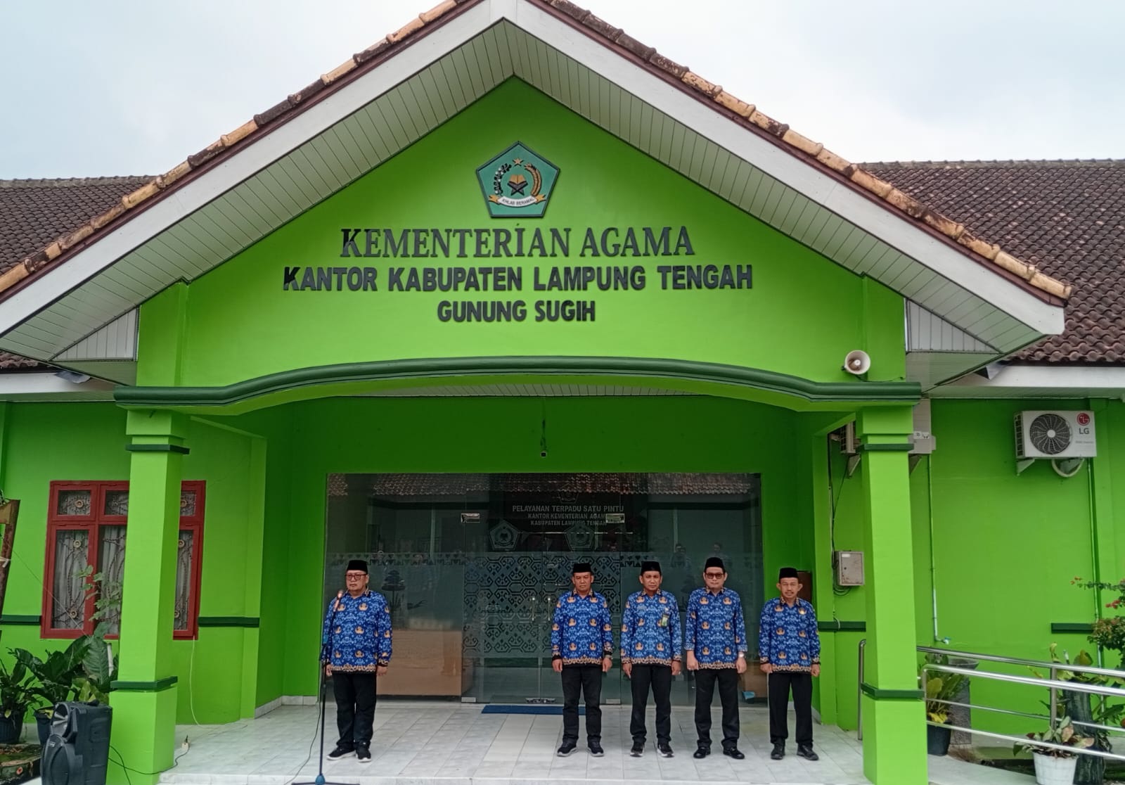Kemenag Lampung Tengah Gelar Upacara Bulanan, Harmoni Antar Umat Jadi Sorotan