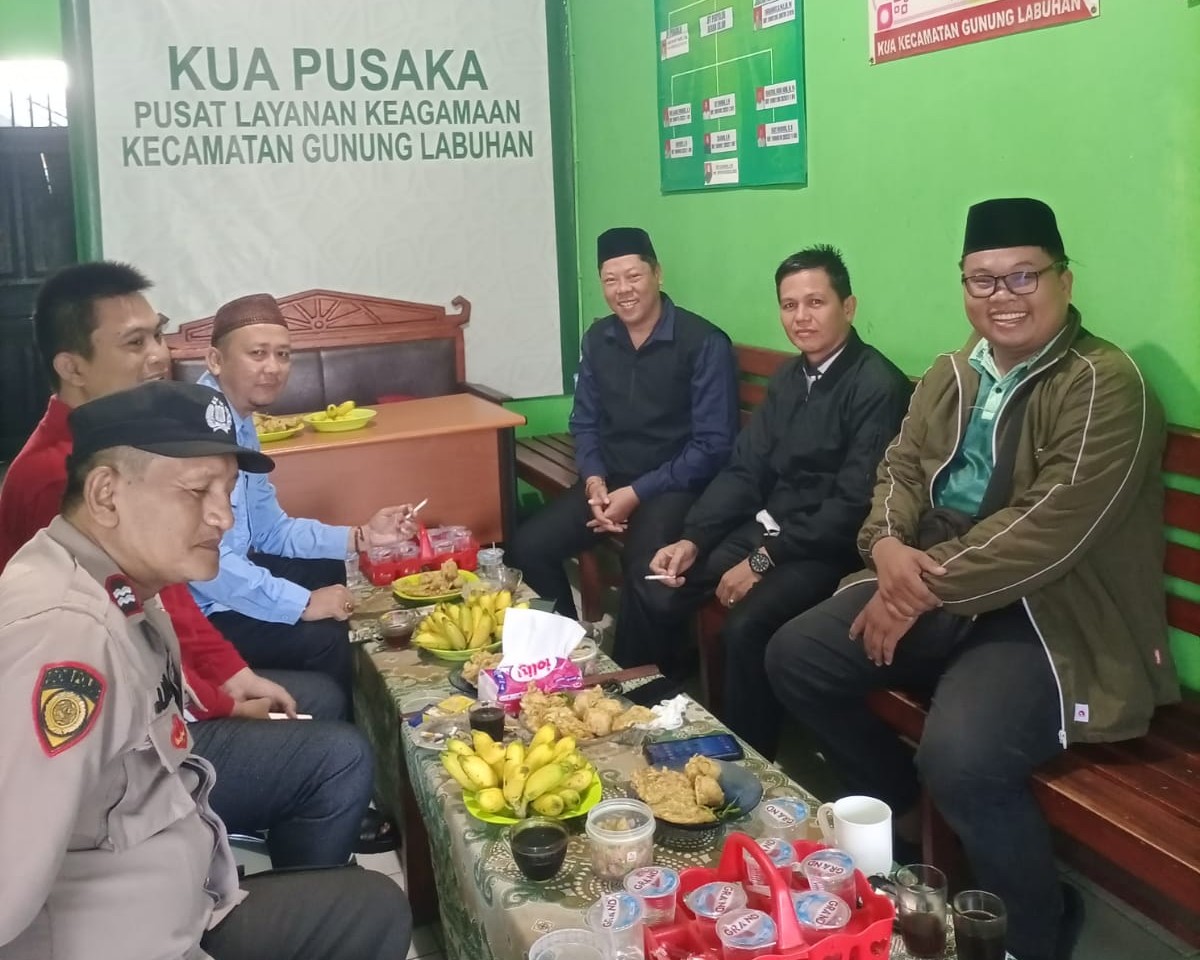 Forkopincam Gunung Labuhan Sambut Kepulangan Jamaah Haji, Ardores: "Kebanggaan Bagi Kita Semua"