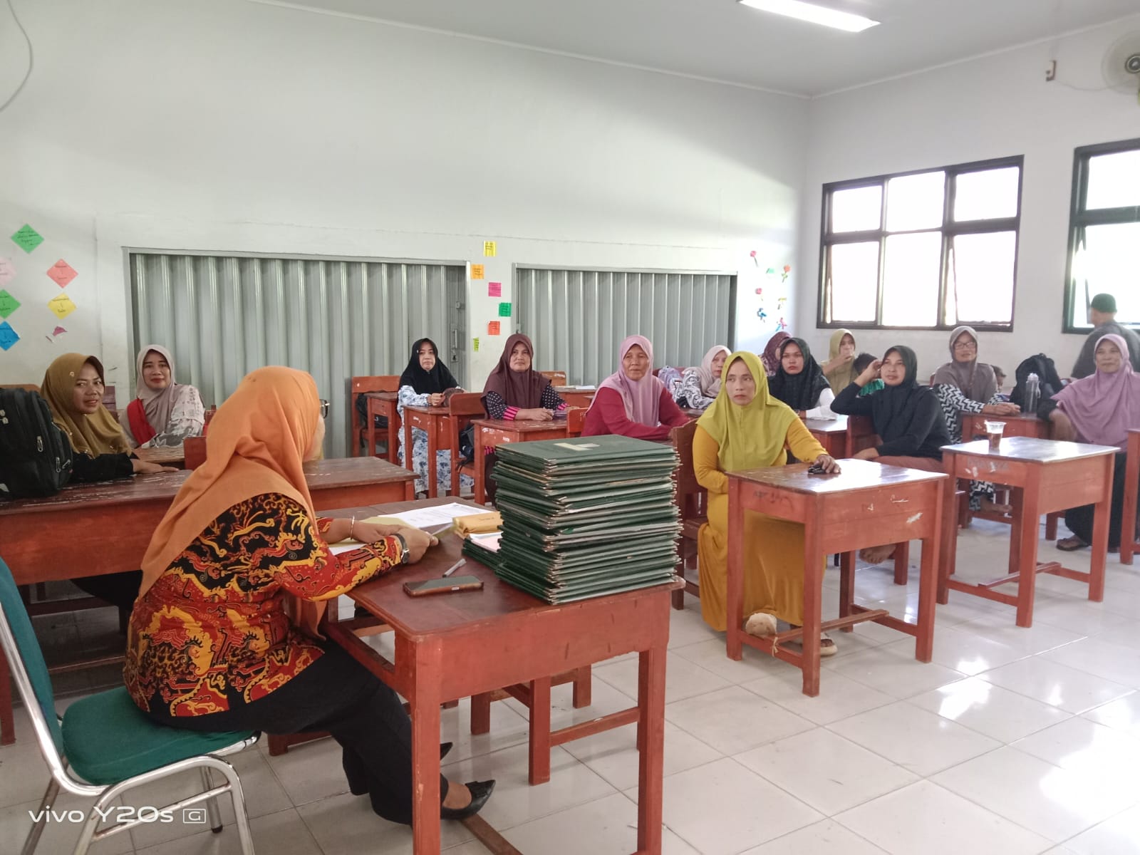 MIN 3 Way Kanan Serahkan Rapor Siswa Tahun Pelajaran 2025/2026