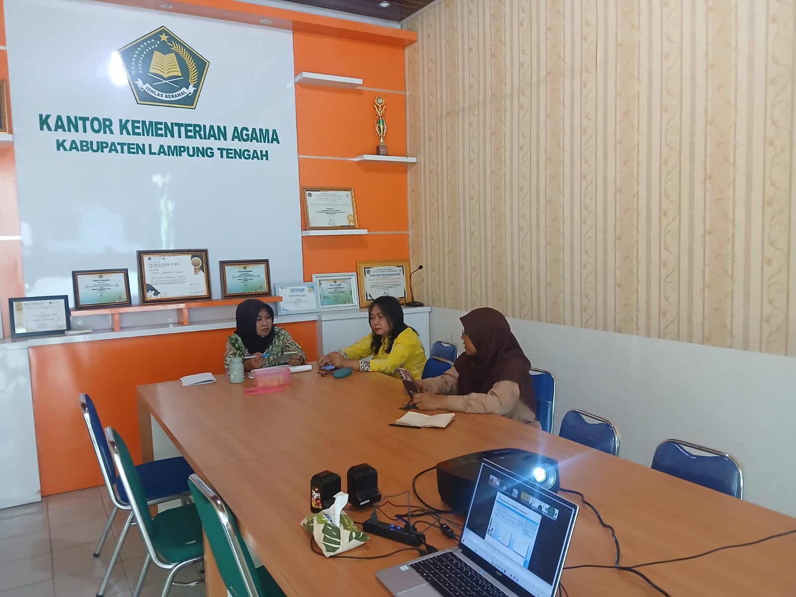 Tingkatkan Standar Pelayanan Publik, Tim Ortala Kemenag Lampung Tengah Ikuti Coaching Nasional