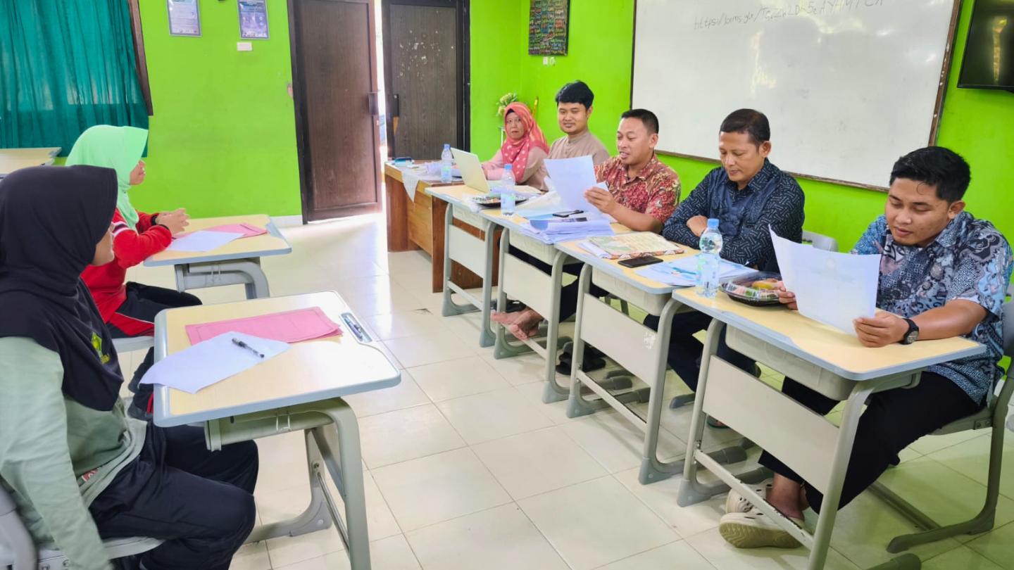 Inovasi Evaluasi Belajar: 191 Siswa Kelas Unggulan MTsN 1 Lamsel Jalani Sidang "Rapor Diri"