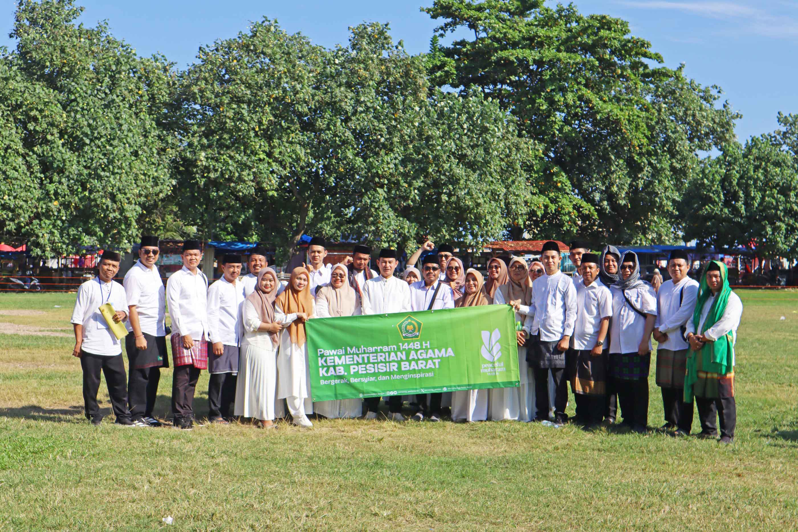 Peringati Tahun Baru Islam 1448 H, Kemenag Pesisir Barat Ikuti Tabligh Akbar Dan Raih Juara Pawai Dakwah