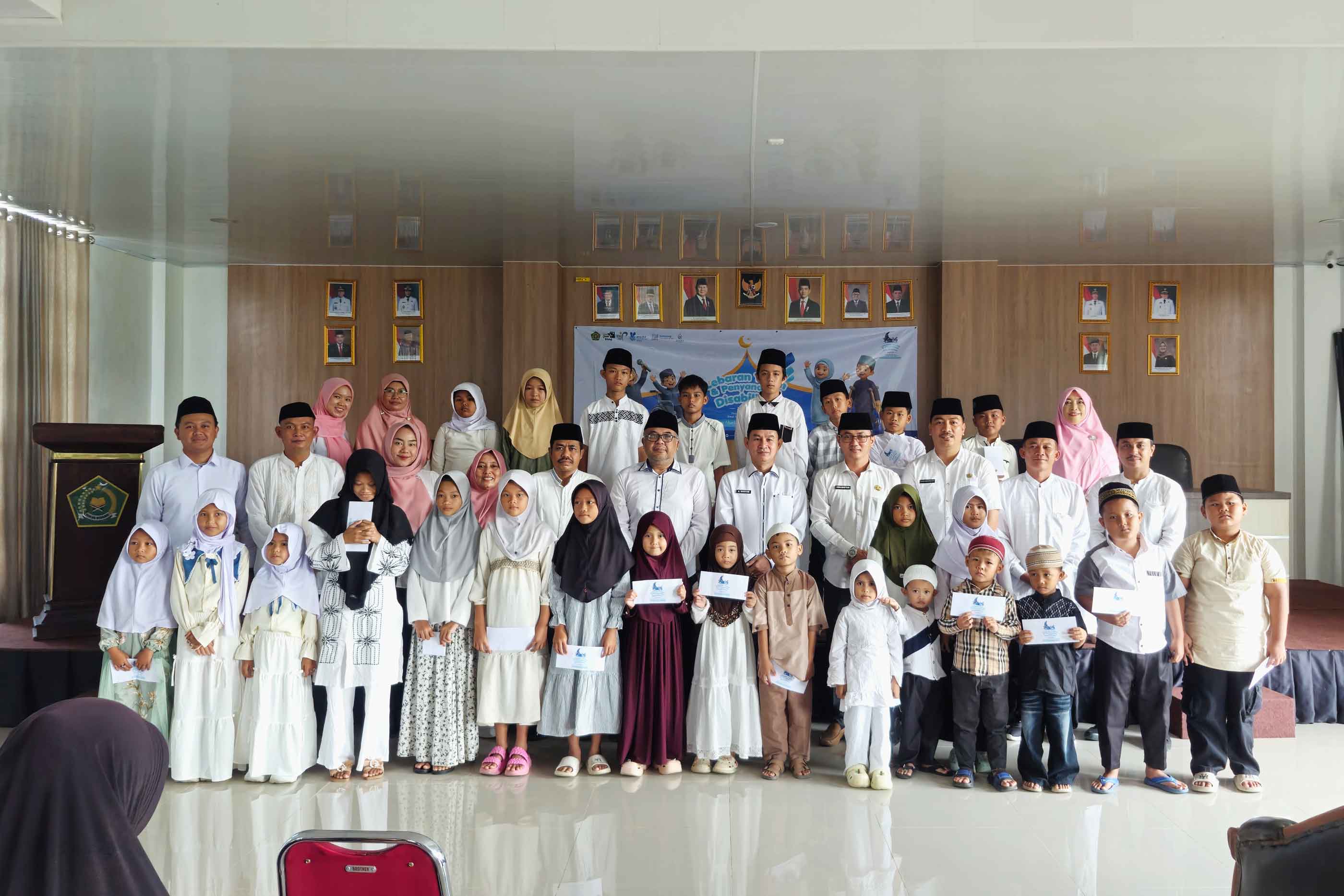 Lebaran Yatim 1448 H : Wujud Nyata Kemenag Pesisir Barat Dalam Menebar Kebaikan Dan Manfaat Bagi Umat