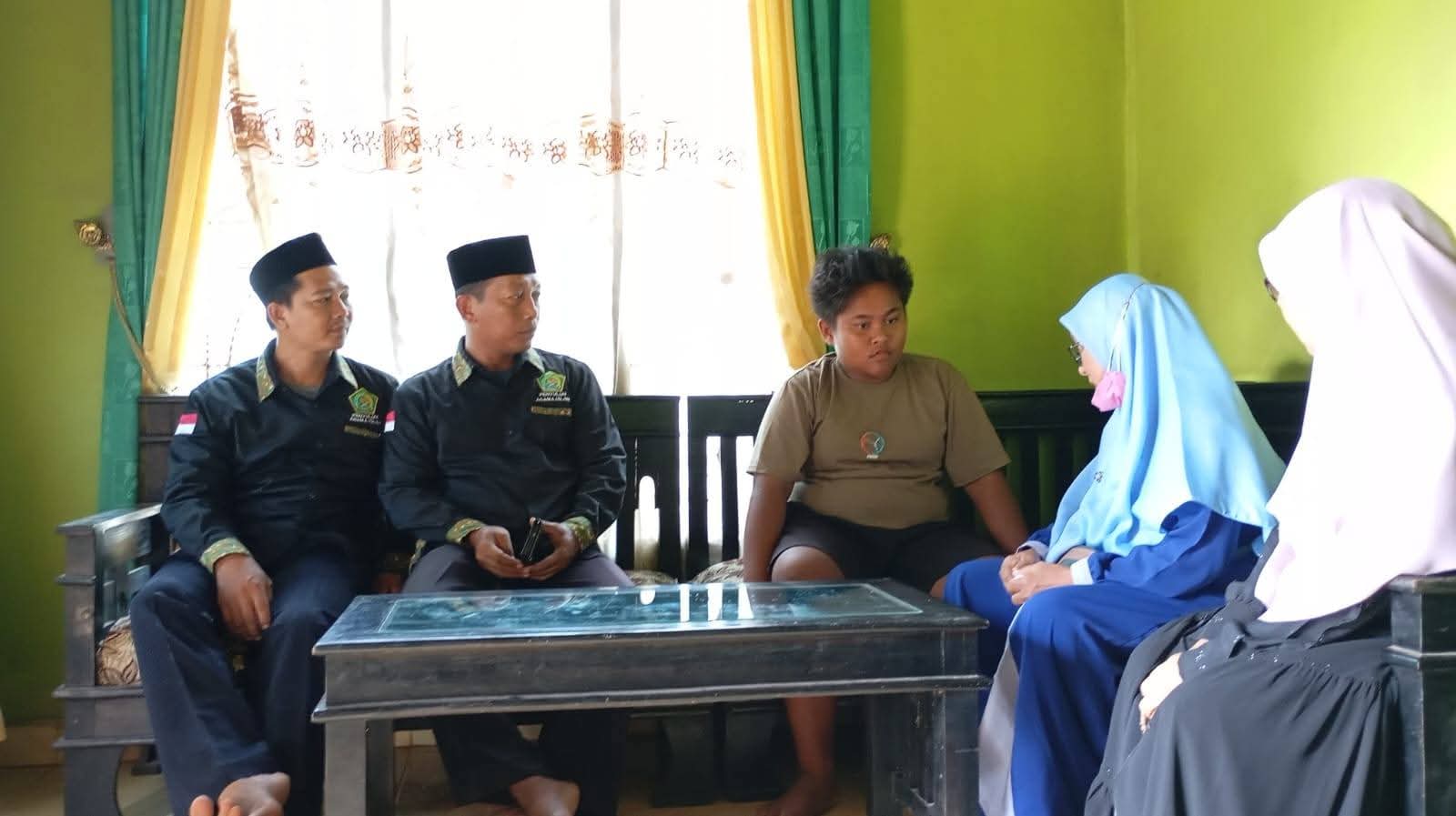 Penyuluh KUA Bumi Ratu Nuban Perkuat Pembinaan Umat Melalui Aksi Santunan Sosial