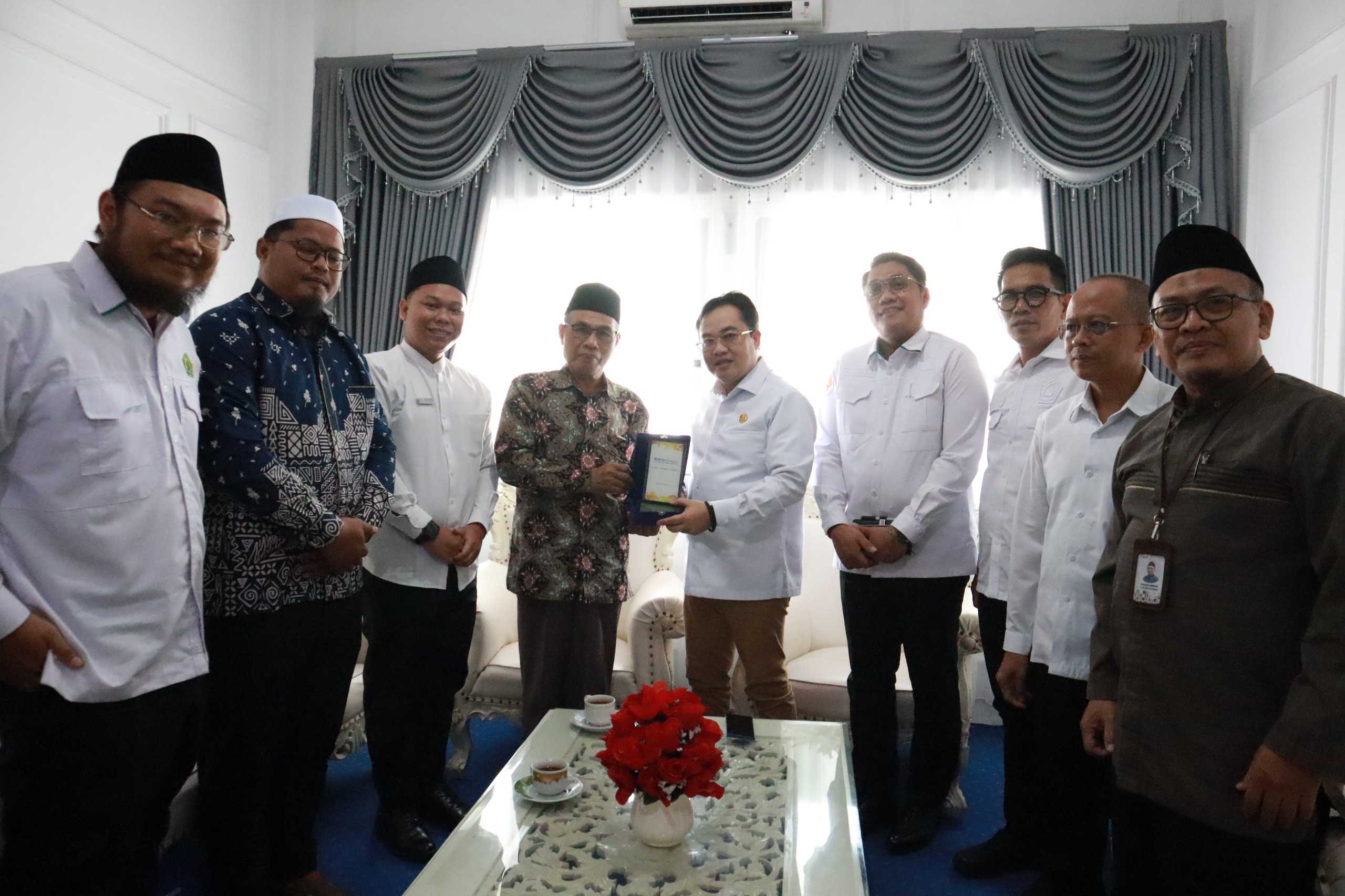 Terima Audiensi Pengurus Masjid Al-Bakrie, Kakanwil Lampung Pastikan Layanan Nikah Massal Gratis