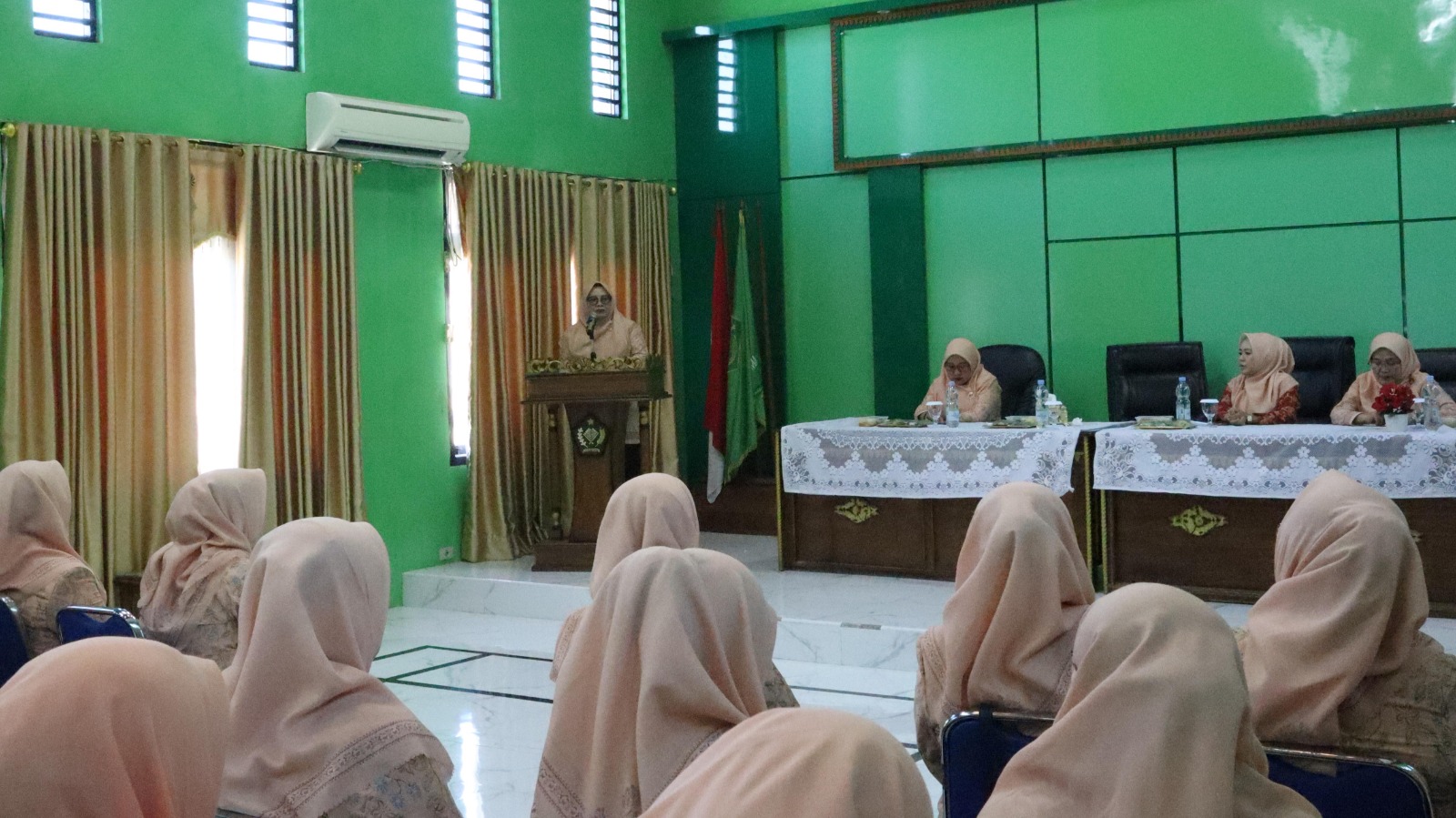 "Jalankan Dharma Wanita Dengan Semangat, Ikhlas, Dan Bahagia, Jangan Menjadi Beban"