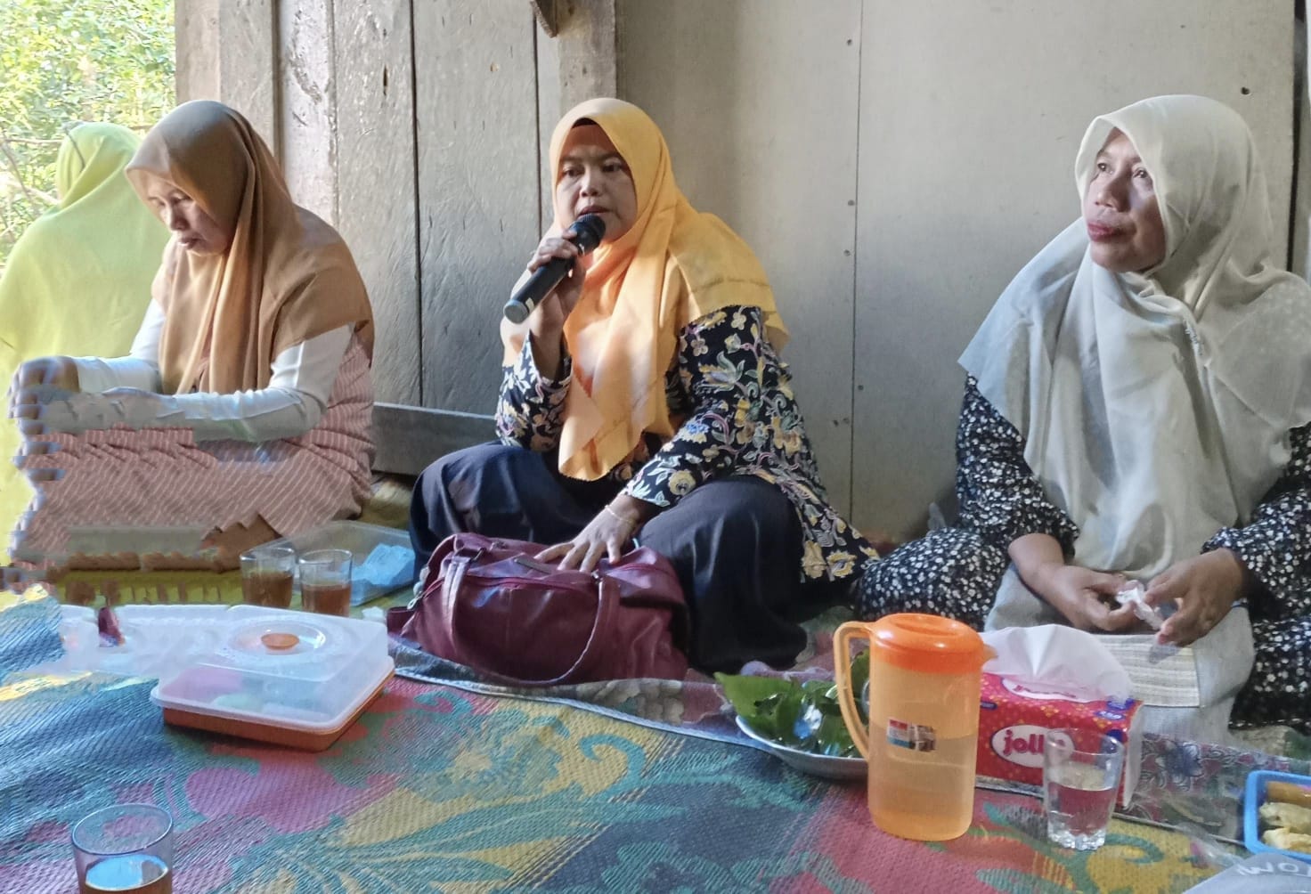 Sosialisasi Rashdul Kiblat, KUA Blambangan Umpu Beri Pendampingan Kepada Jamaah