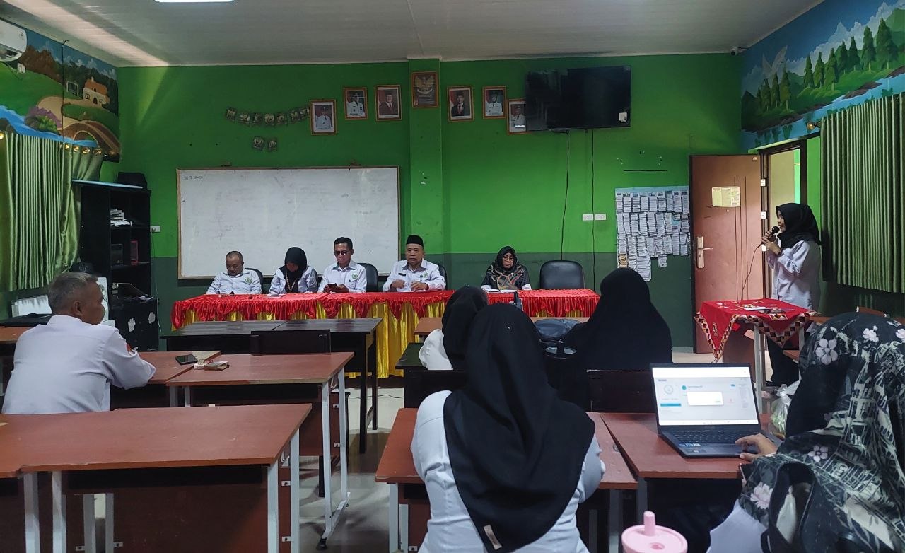 Rapat Pembagian Tugas Awali Semangat Tahun Pelajaran Baru Di MTsN 1 Tanggamus