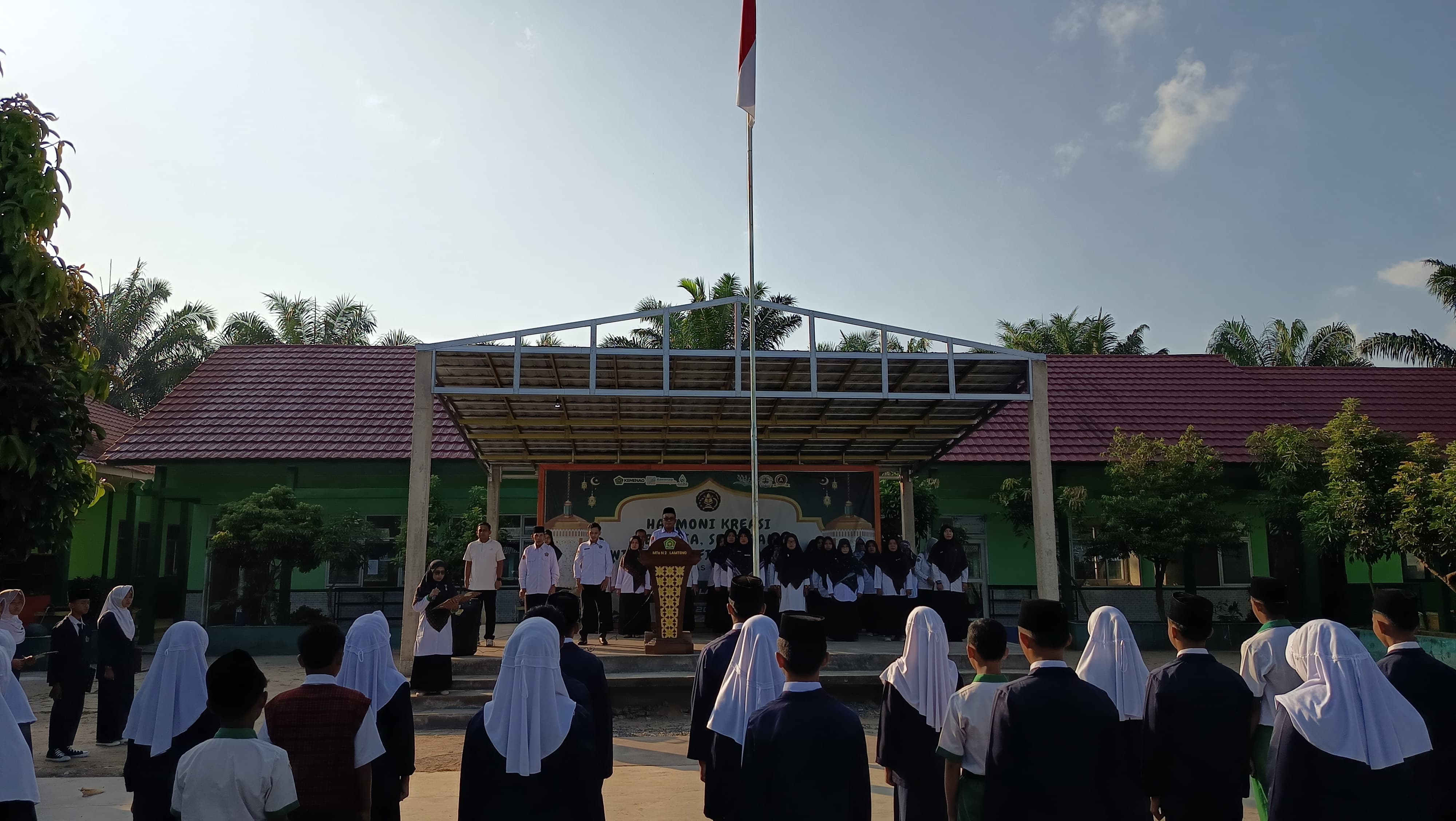 Waka Kesiswaan MTsN 2 Lampung Tengah Lantik Pengurus OSIM Masa Bakti 2026/2027