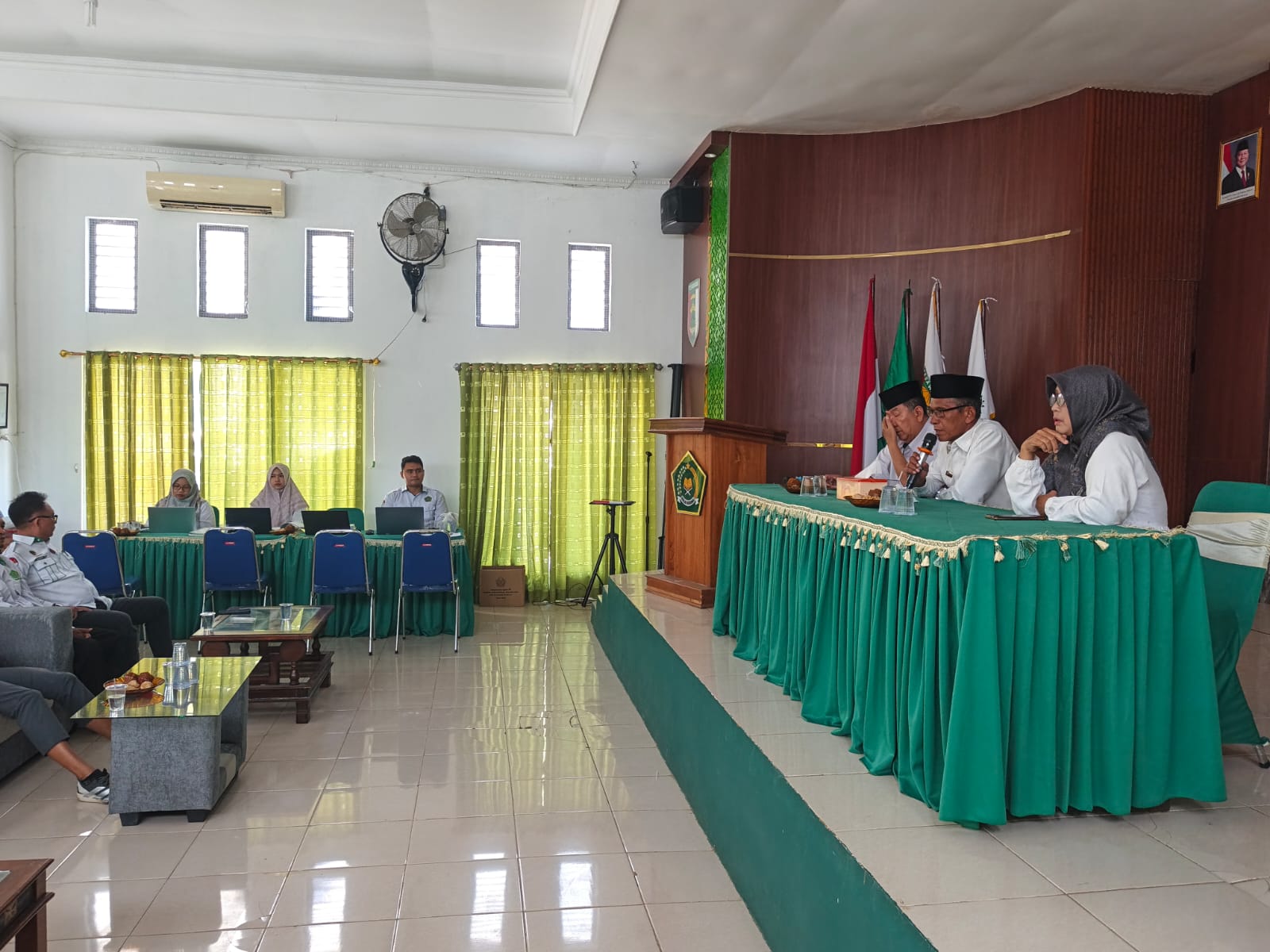 Supervisi PNBP Triwulan II Digelar, Kakan Kemenag Pesawaran Tekankan Penguatan Tata Kelola Dan Pelayanan KUA