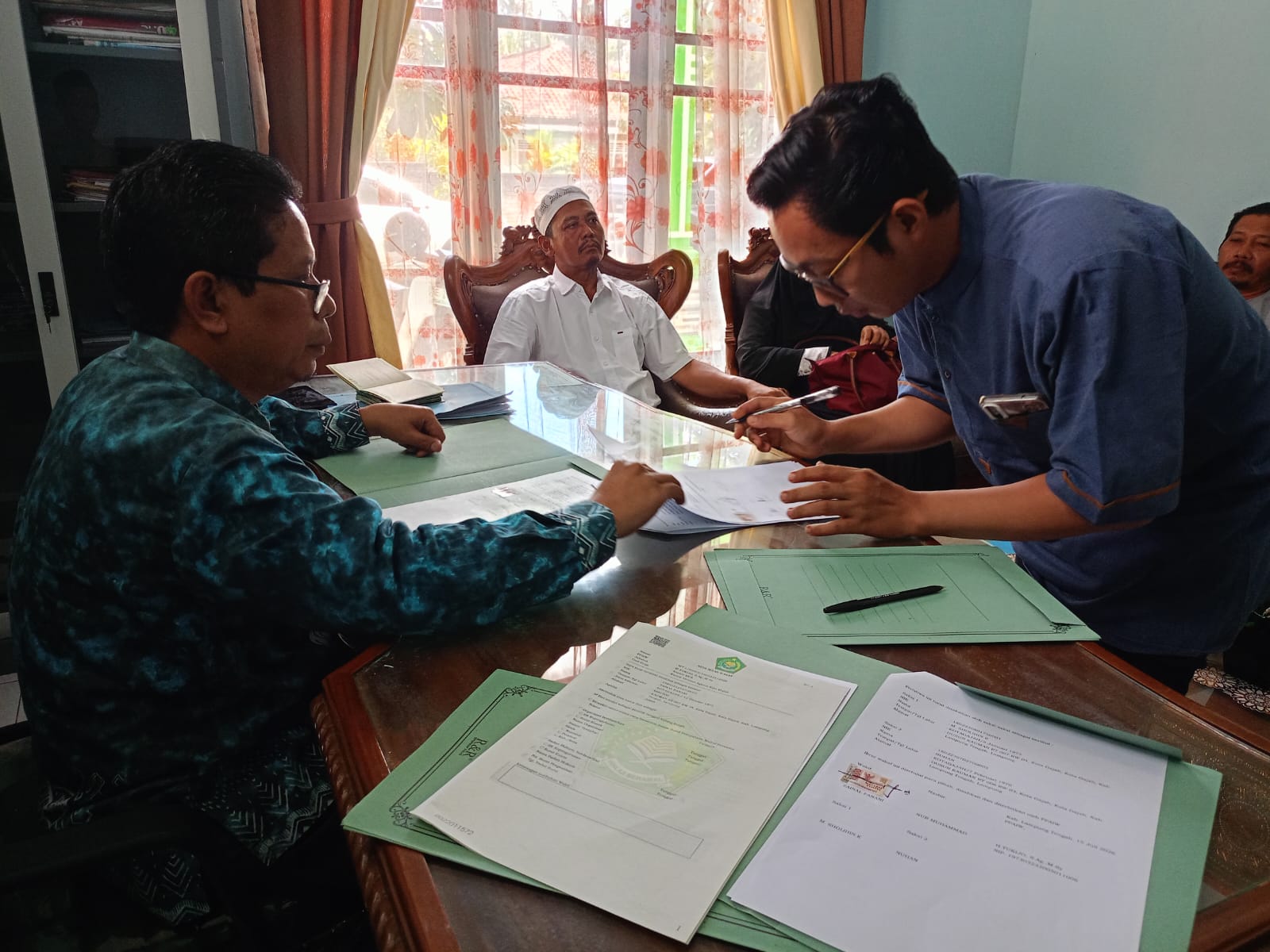 KUA Kota Gajah Mantapkan Perlindungan Aset Wakaf Melalui Ikrar Wakaf Masjid Musafir