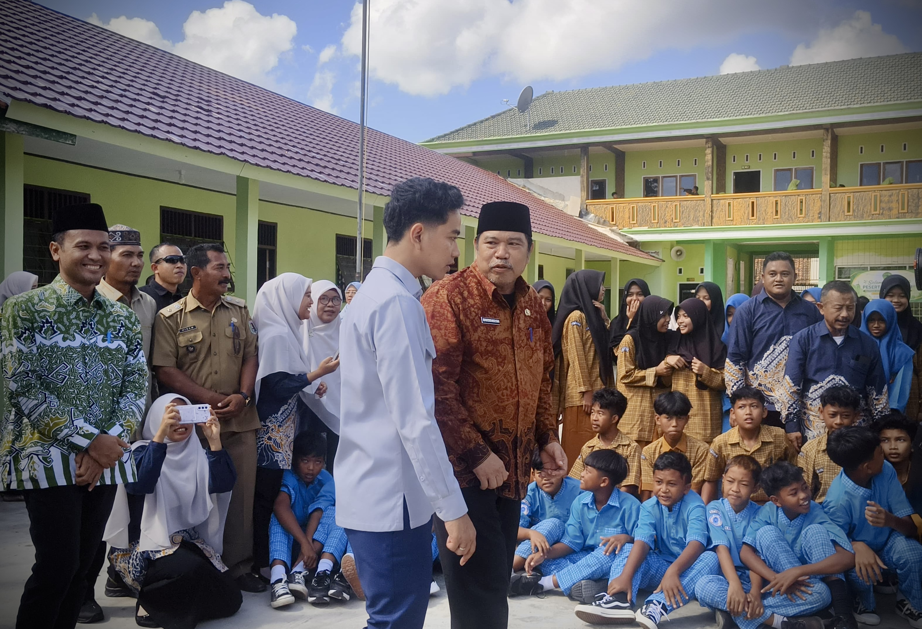 Wapres Tinjau MBG Di MTs Muhammadiyah 1 Way Bungur, Kemenag Lampung Timur Kawal Generasi Sehat Dari Madrasah