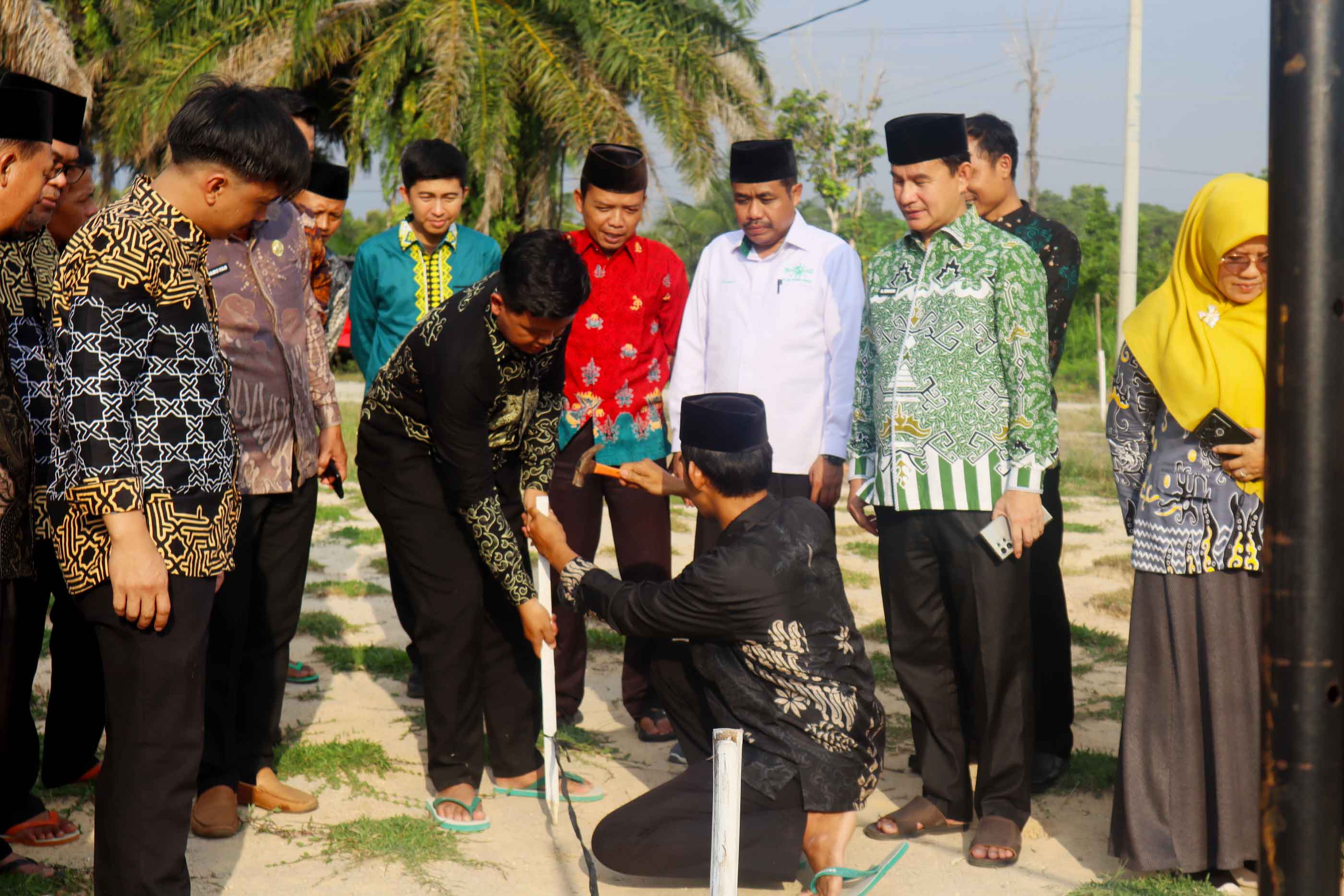Manfaatkan Fenomena Alam Istiwa A'zam, Kemenag Pesisir Barat Mengukur Arah Kiblat Secara Presisi
