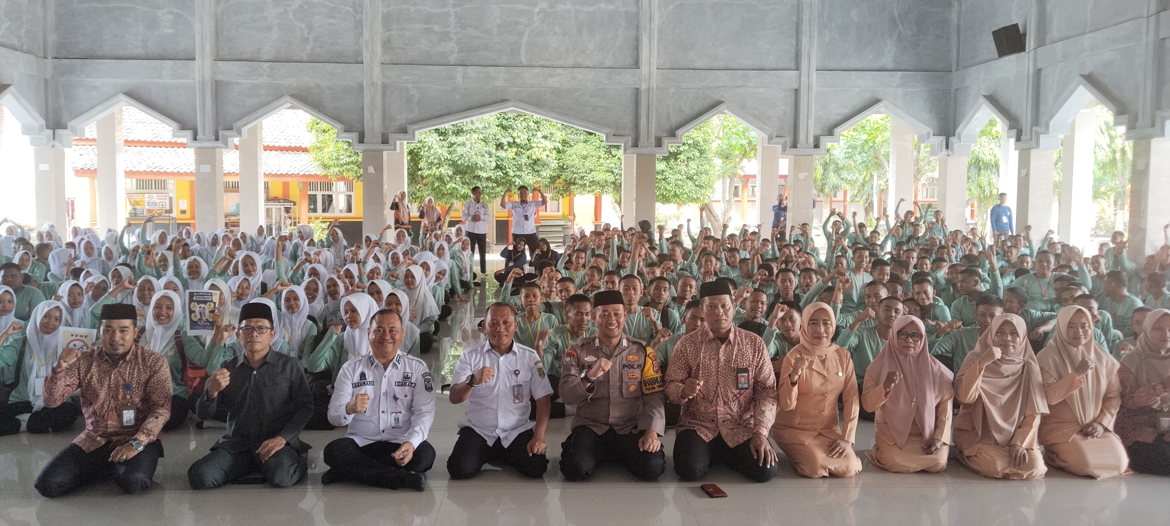 Bentengi Generasi Dari Perkawinan Anak, KUA Seputih Agung Tanamkan Karakter Berintegritas Di MPLS
