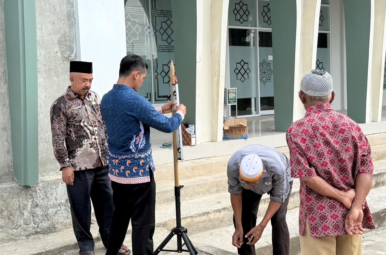 Kemenag Mesuji Laksanakan Pengamatan Arah Kiblat, Ajak Masyarakat Manfaatkan Fenomena Rashdul Kiblat