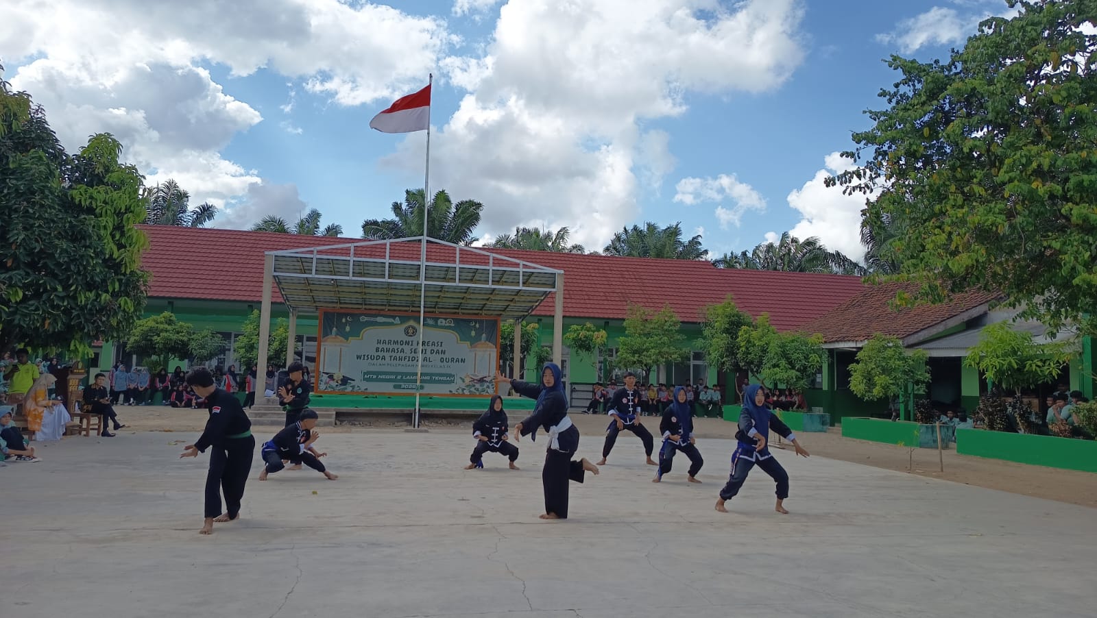 Hari Keempat MATAMUDA MTsN 2 Lampung Tengah, Siswa Baru Tampilkan Bakat Dan Ikuti Cek Kesehatan Gratis
