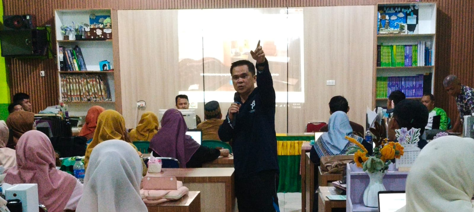 Tingkatkan Efisiensi Kerja, MTsN 1 Bandar Lampung Gelar Sosialisasi Aplikasi Administrasi Guru Digital