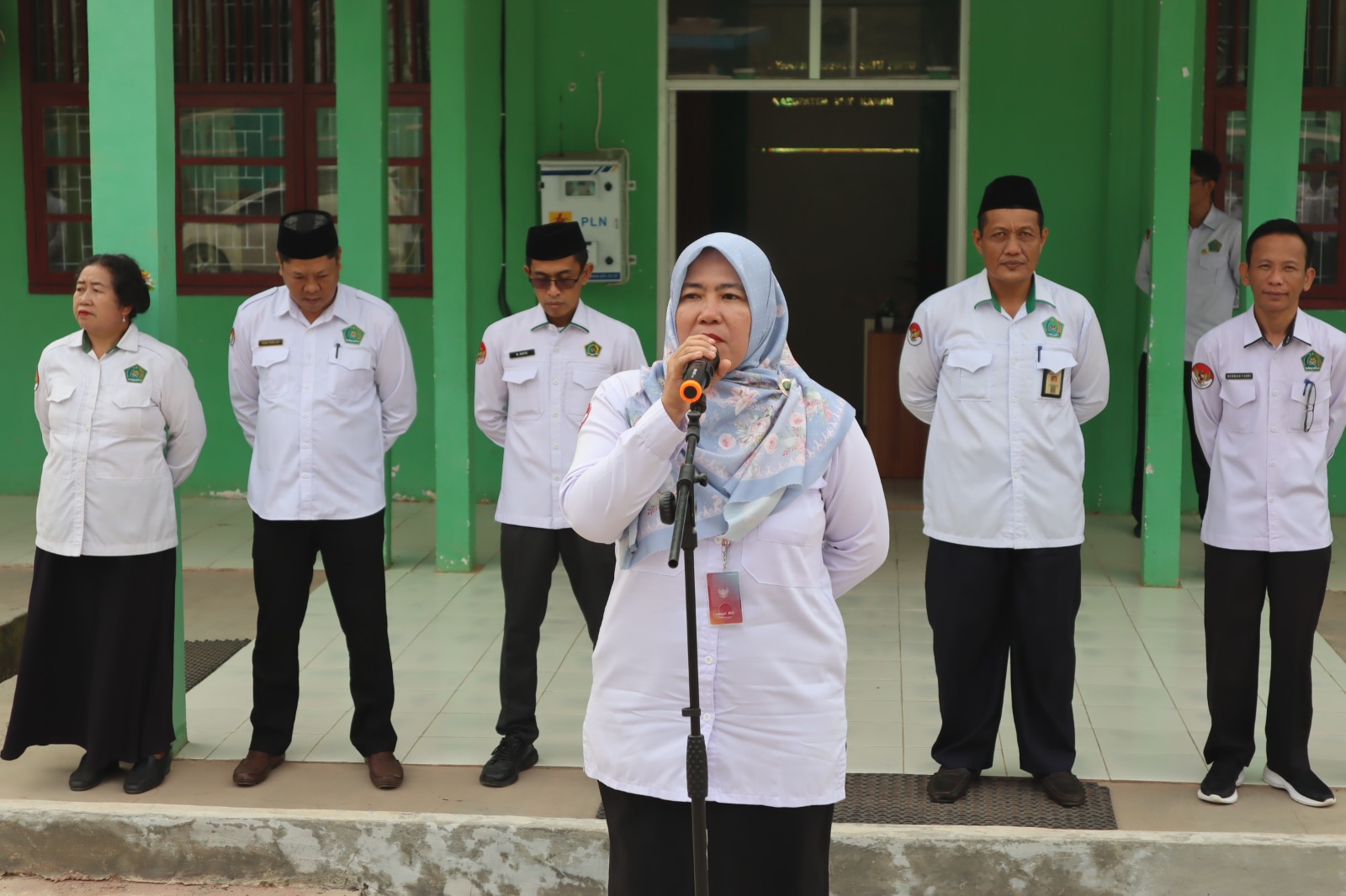 Kemenag Way Kanan Gelar Apel Pagi, Fitria Yuliza Tekankan Disiplin Sebagai Kunci Pelayanan Prima