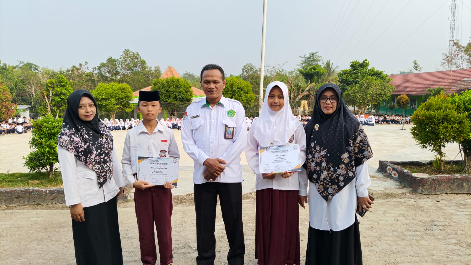 Apresiasi Generasi Unggul: Kepala MTsN 2 Way Kanan Anugerahi Penghargaan Peserta Terbaik MATAMUDA 2026/2027
