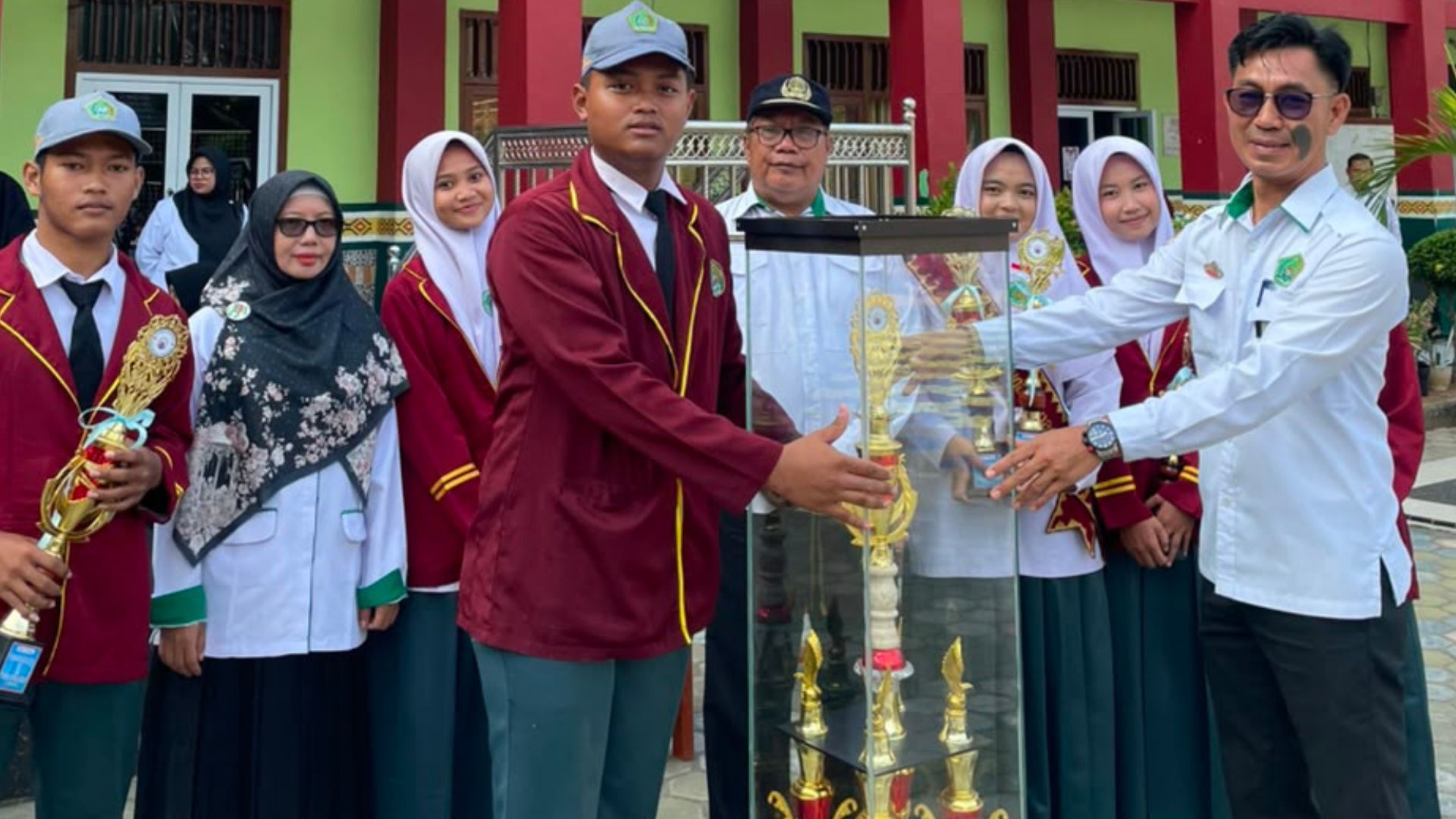 Borong Prestasi Internasional Hingga Daerah, MAN 1 Lampung Tengah Tebarkan Semangat Generasi Emas