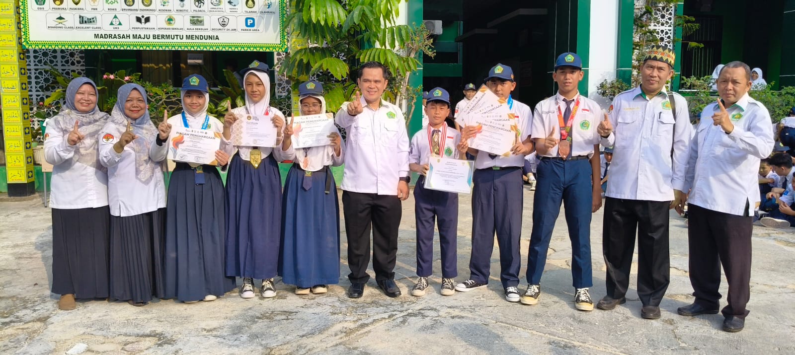 Siswa Berprestasi MTsN 1 Bandar Lampung Raih Penghargaan, Wujudkan Madrasah Maju, Bermutu, Mendunia