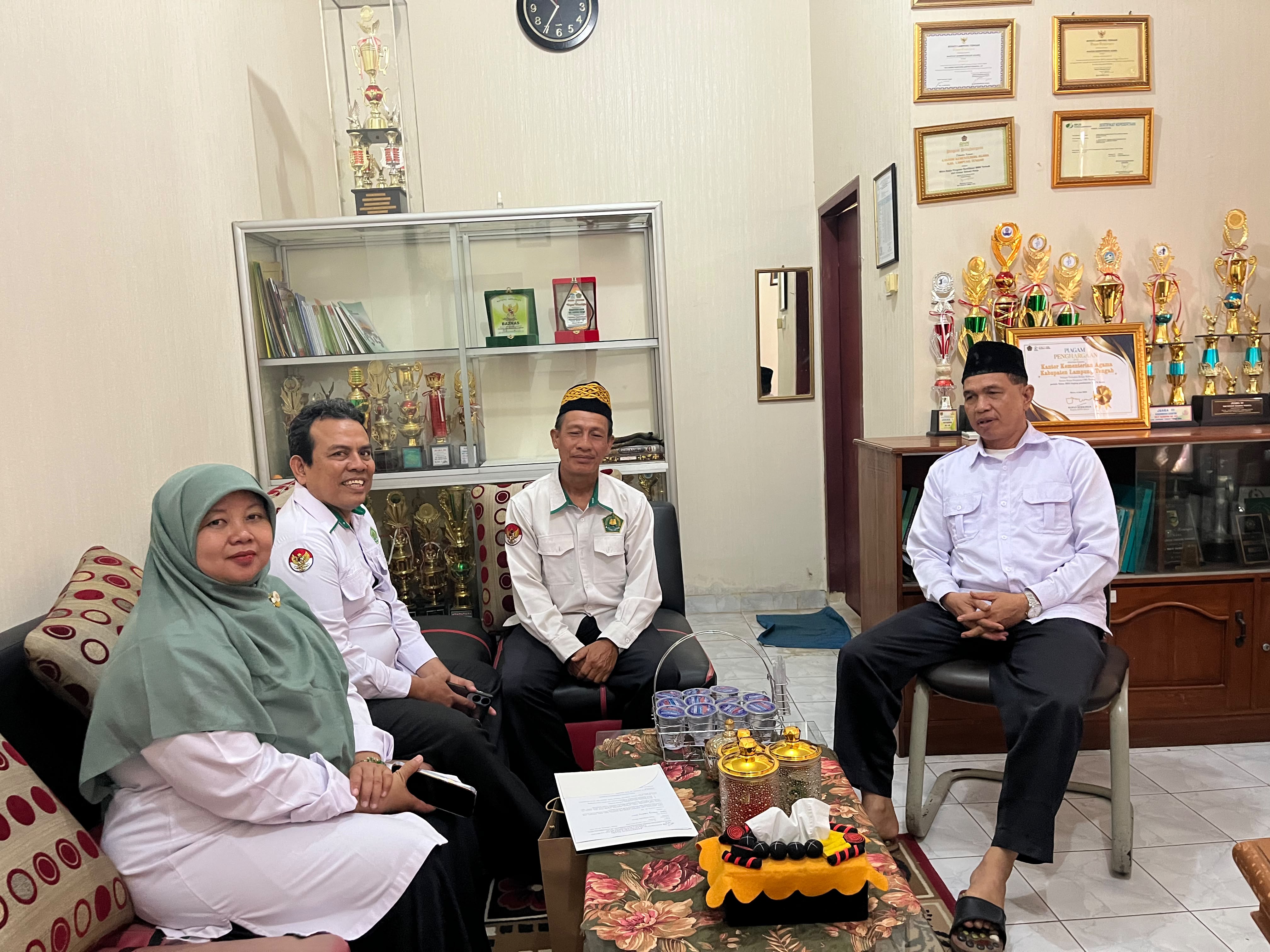 Kasubbag TU Kemenag Lampung Tengah Sambut LPM UIN Raden Intan, Perkuat Kolaborasi Pendidikan Tinggi