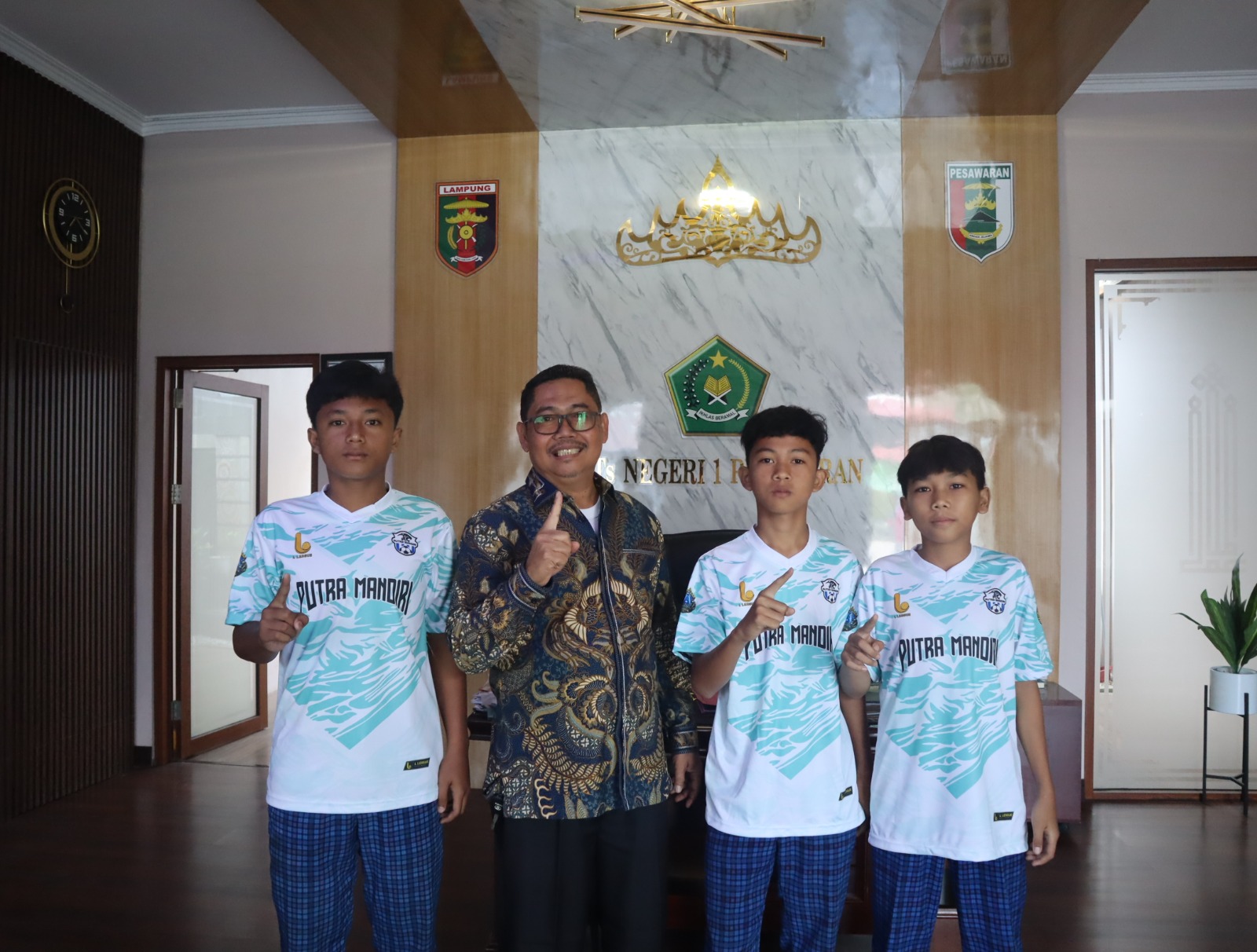 Tiga Siswa MTsN 1 Pesawaran Terpilih Perkuat PSSI Pesawaran di Piala Soeratin U-15 tahun 2026