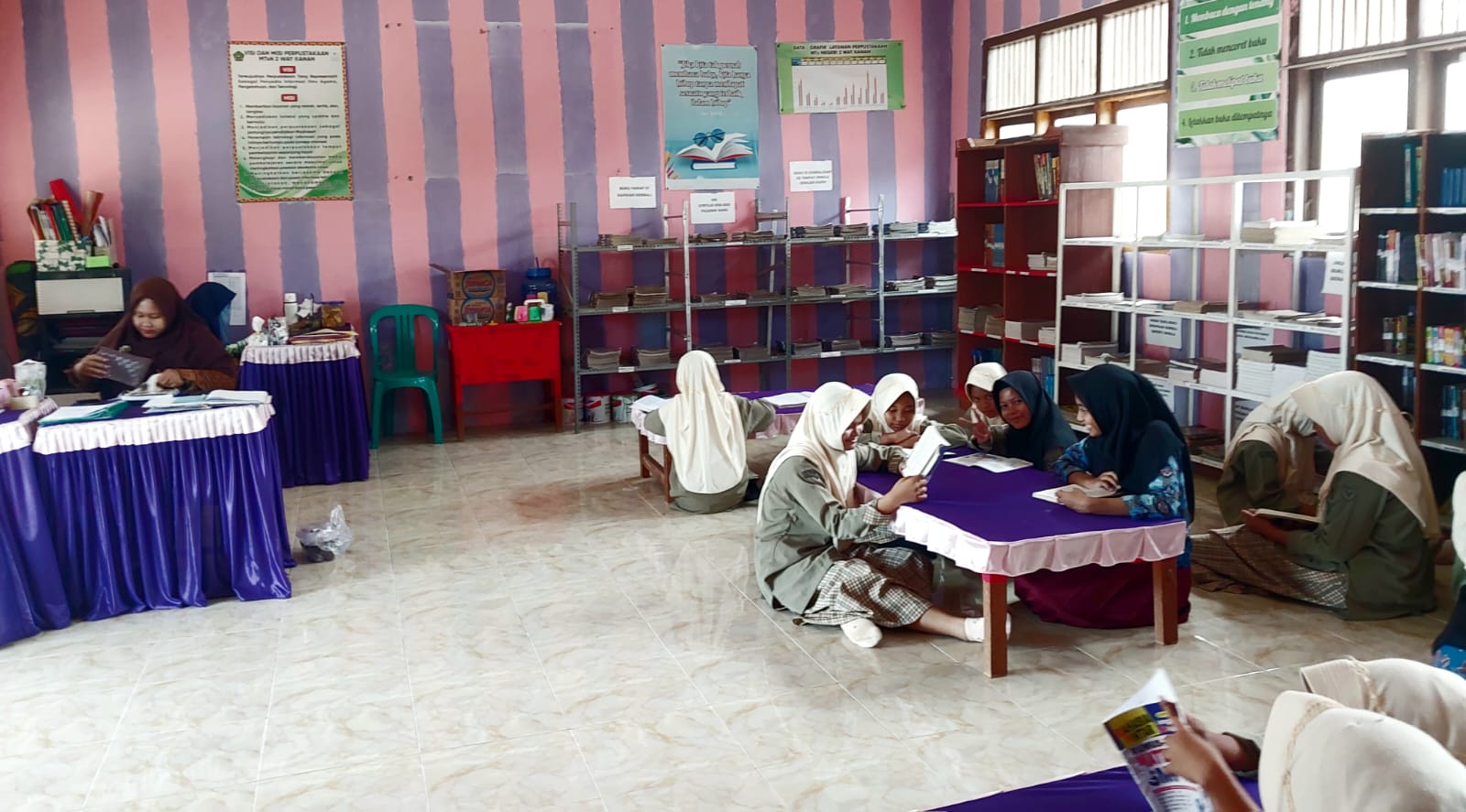 Literasi Tumbuh, Prestasi Menyusul: Perpustakaan MTsN 2 Way Kanan Jadi Ruang Favorit Siswa