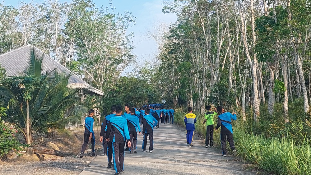 Jalan Sehat Sebelum Belajar, MTsN 1 Mesuji Tanamkan Budaya Hidup Sehat