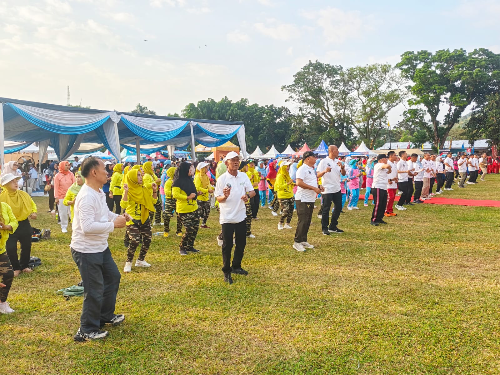 Farid Wajedi Ikuti Senam Bersama dan Jalan Sehat pada Pembukaan Festival Mall Pelayanan Publik Kabupaten Pesawaran 2026