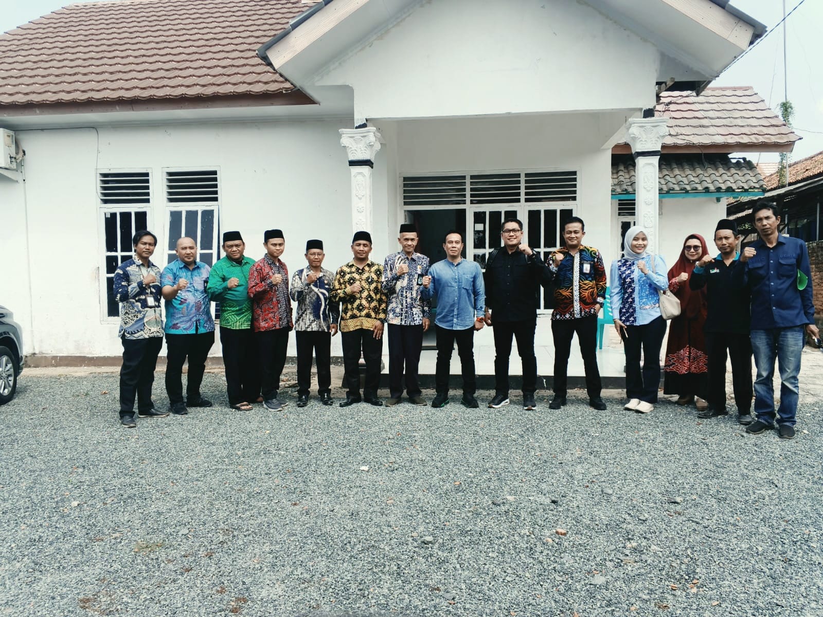 Kabag TU Kanwil Kemenag Lampung Dampingi Itjen Kawal Proyek SBSN KUA Sidomulyo
