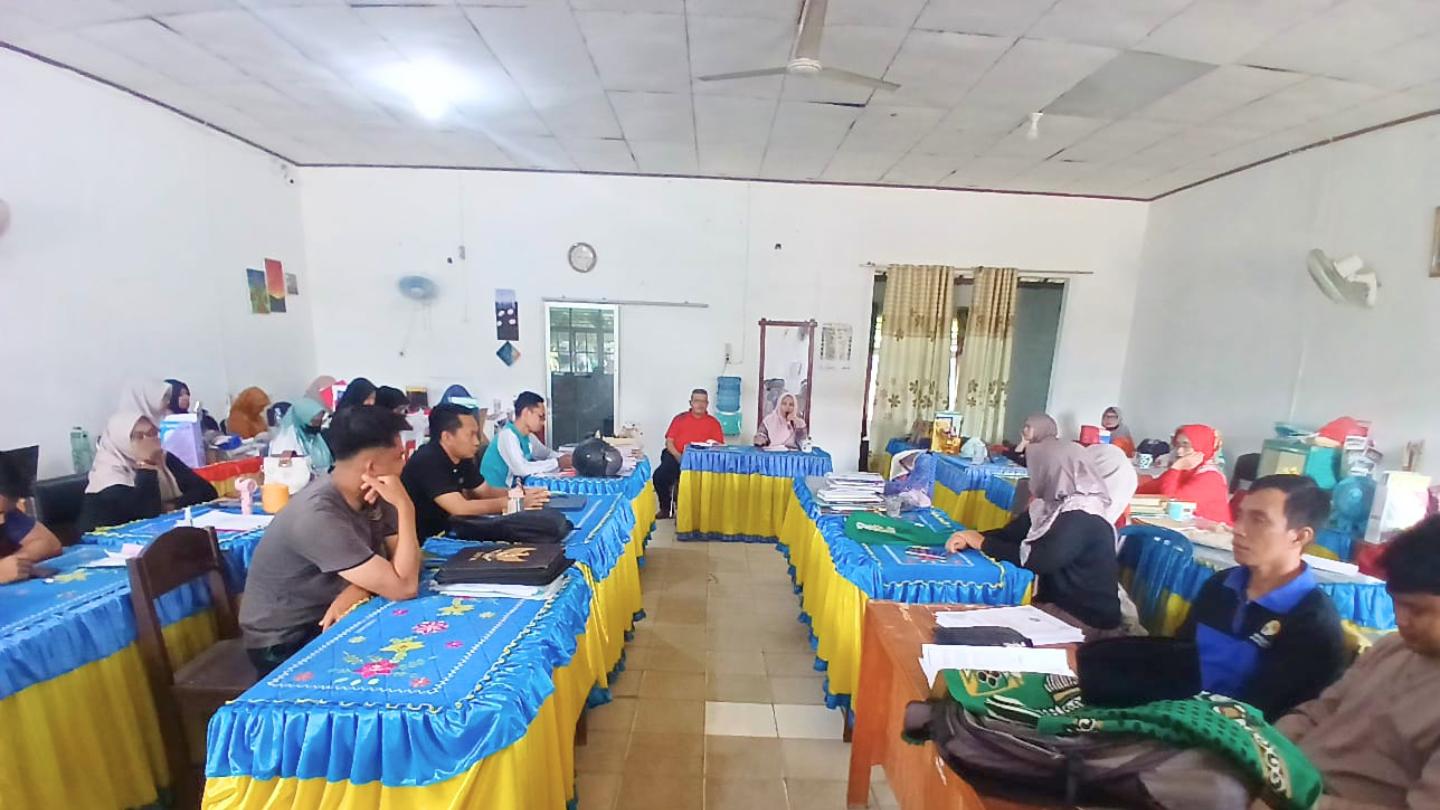Ciptakan Madrasah Nyaman dan Tertib, Rahmi Zulyana Beri Arahan Strategis kepada Seluruh Dewan Guru