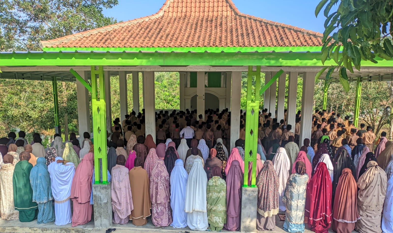 Ciptakan Generasi Religius, MTsN 2 Way Kanan Rutinkan Salat Dhuha Setiap Sabtu Pagi