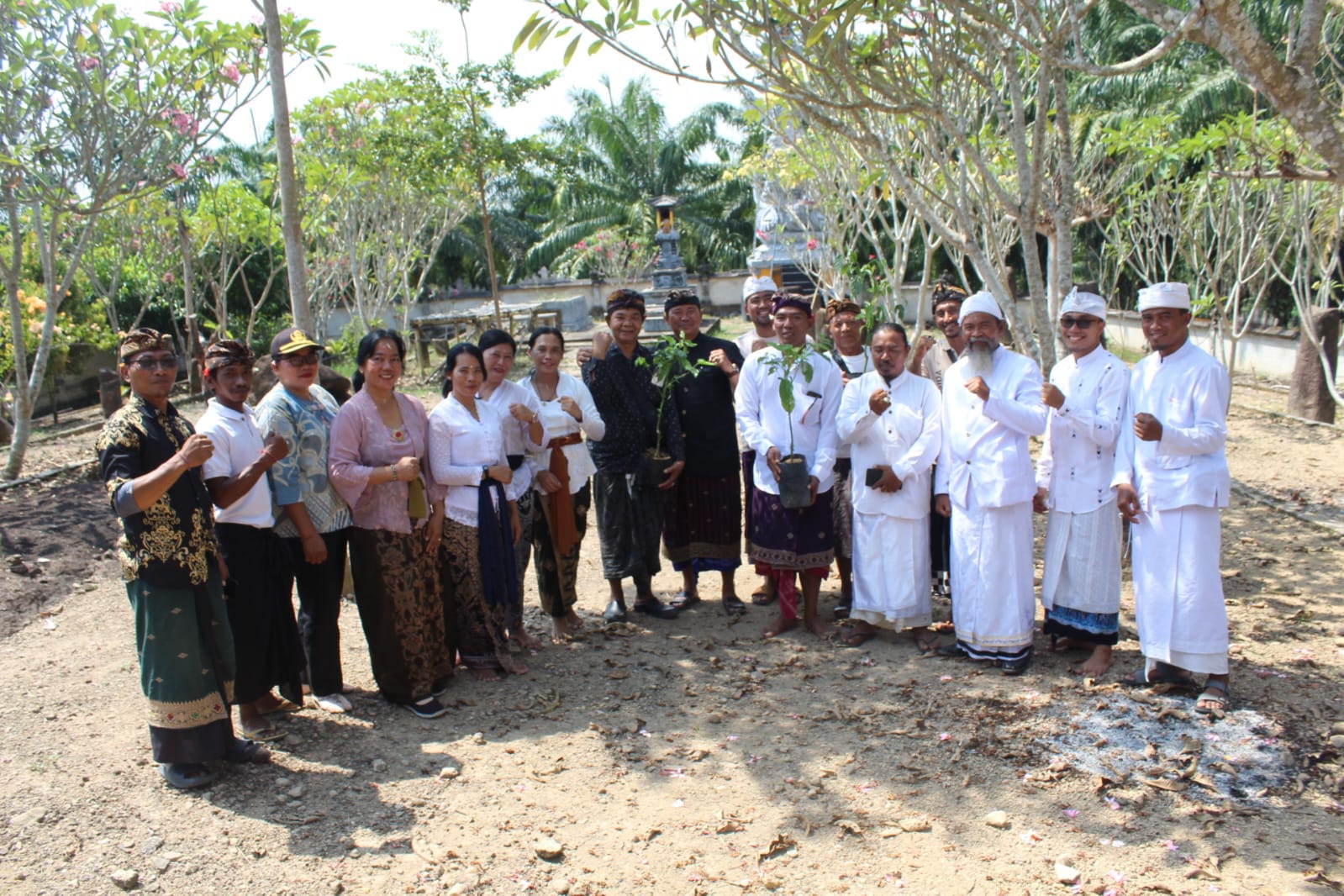 Penyelenggara Hindu Kemenag Lampung Tengah Gelar Tirta Yatra, Perkuat Spiritualitas dan Kepedulian Sosial