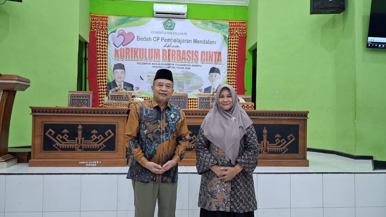 Perkuat Implementasi Kurikulum Berbasis Cinta, Kepala MTsN 1 Tanggamus Ikuti Bedah CP Pembelajaran Mendalam