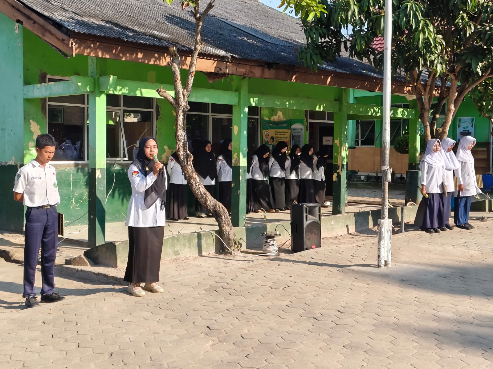 MTsN 2 Lampung Selatan Gelar Upacara Rutin, Tekankan Kedisiplinan dan Akhlak Baik