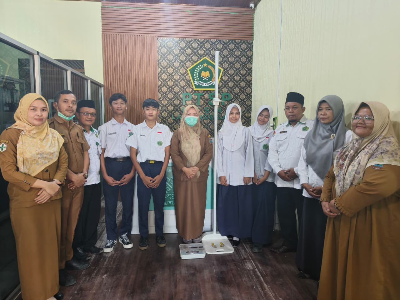 MTsN 2 Lampung Selatan Gandeng Puskesmas Palas Gelar Pemeriksaan CKG