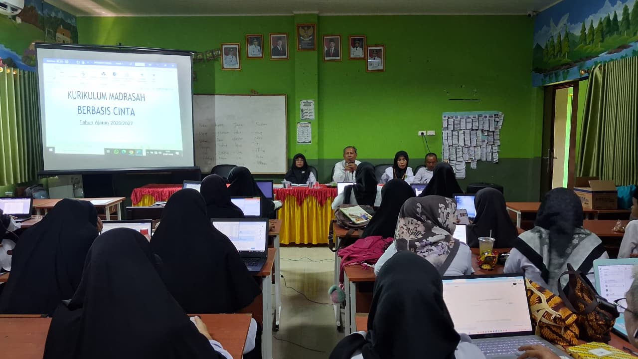 Bedah Capaian Pembelajaran, MTsN 1 Tanggamus Wujudkan Pembelajaran Mendalam Berbasis Cinta