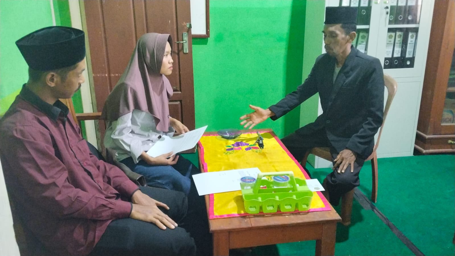 Kepala KUA Negeri Besar Berikan Layanan Ikrar Wali Hakim Sesuai Ketentuan Syariat dan Regulasi