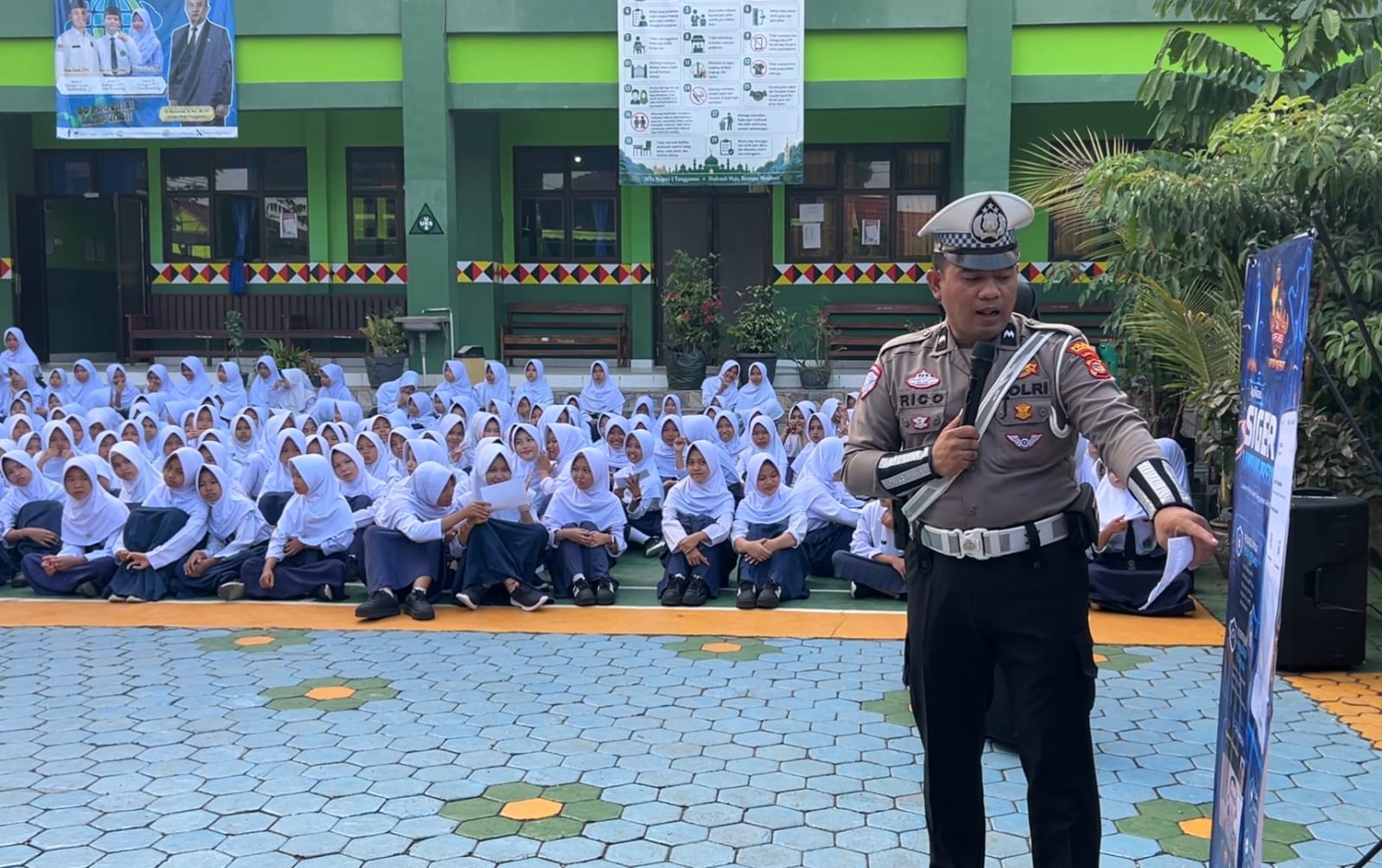 MTsN 1 Tanggamus Tingkatkan Literasi Digital melalui Sosialisasi Aplikasi SIGER Lampung Presisi