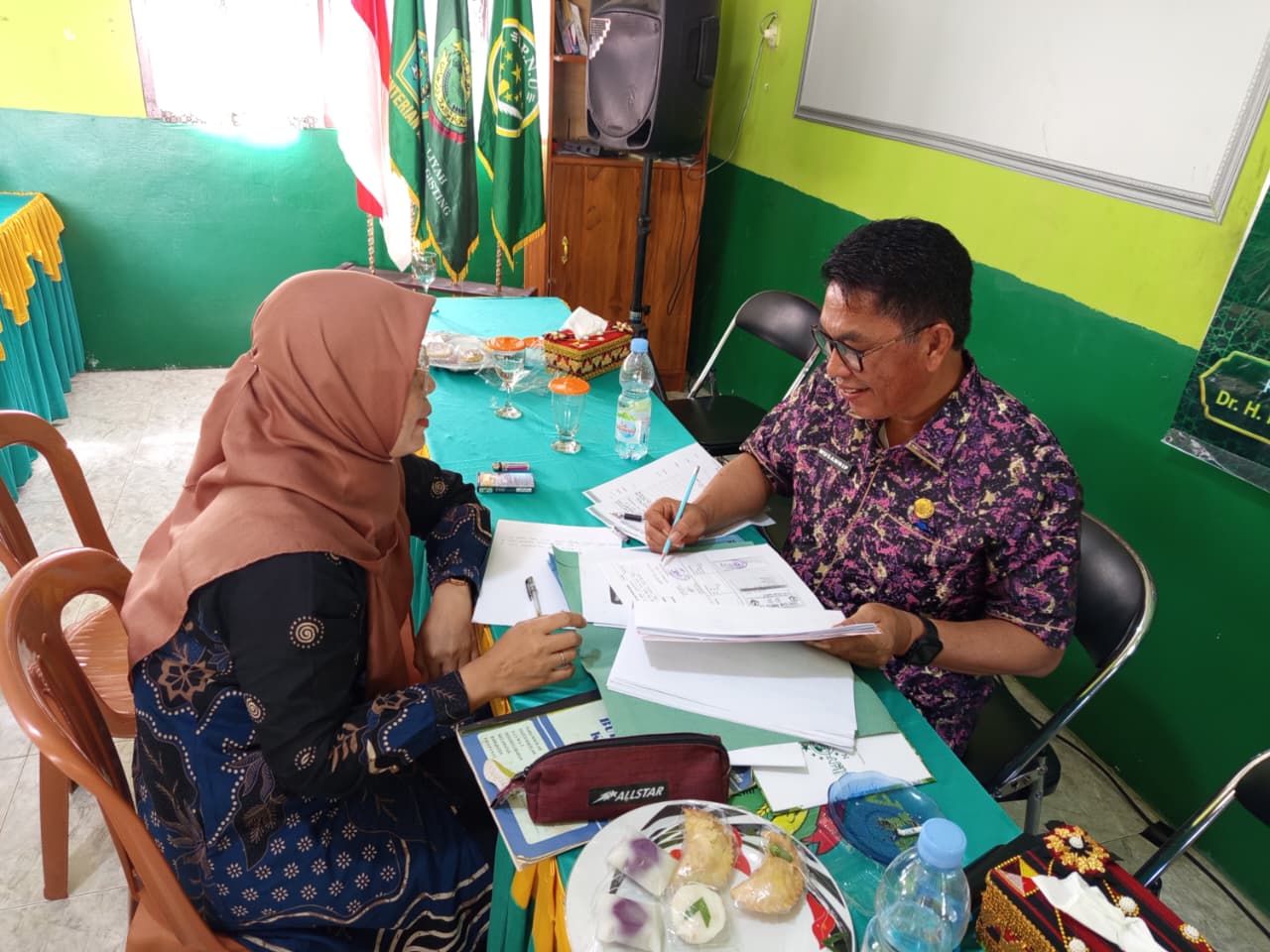 Kawal Akuntabilitas Dana BOS dan BOP, Kasi Penmad Kemenag Tanggamus Pimpin Monev Zona 2 di MA Mathla'ul Anwar Gisting