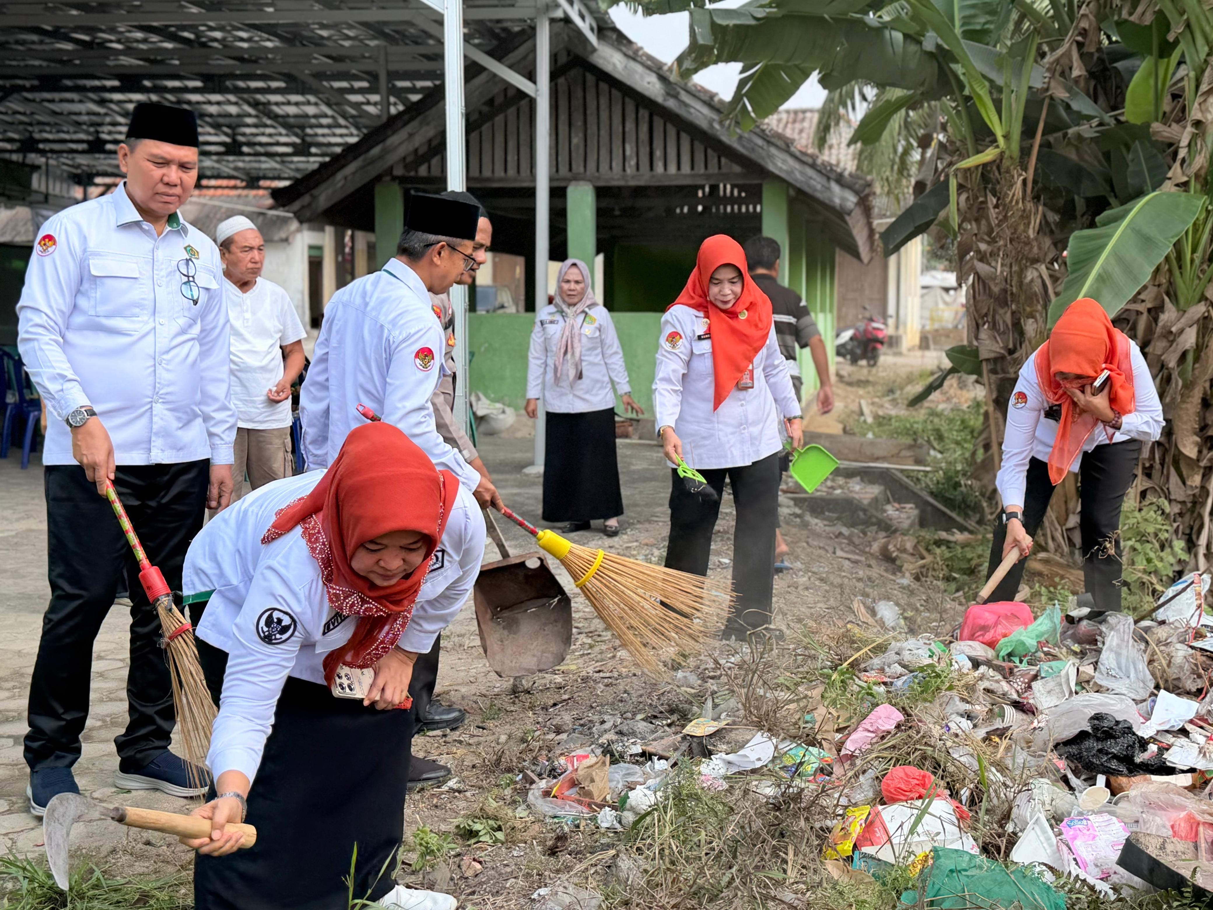 Semangat GEBER MAS Kemenag Tuba, Bersama Merawat Masjid dan Makmurkan Rumah Allah