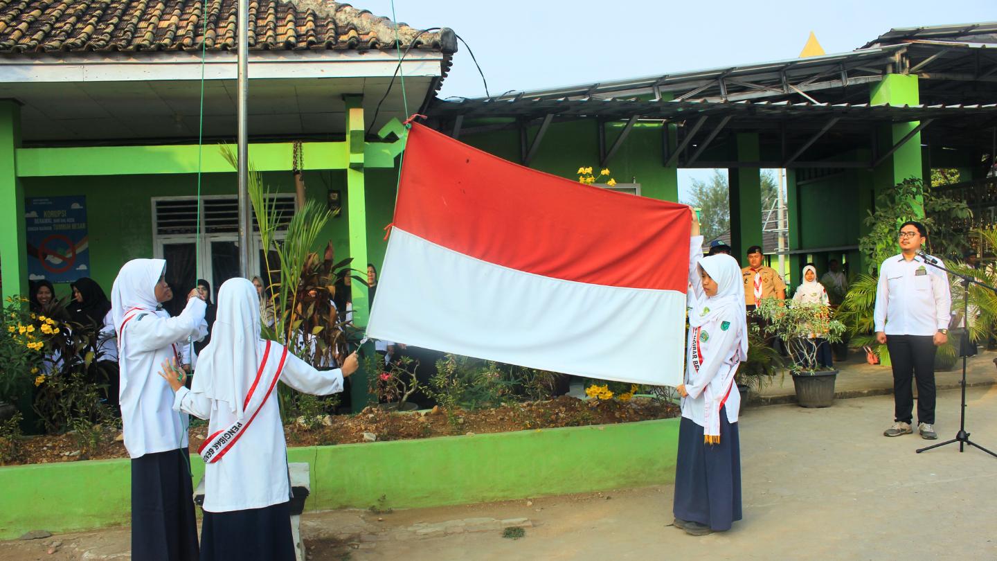 Lawan Amnesia Budaya di Era Digital, Andri Sofyandi Gelorakan Semangat 'Kamis Beradat' di MTsN 1 Lamsel