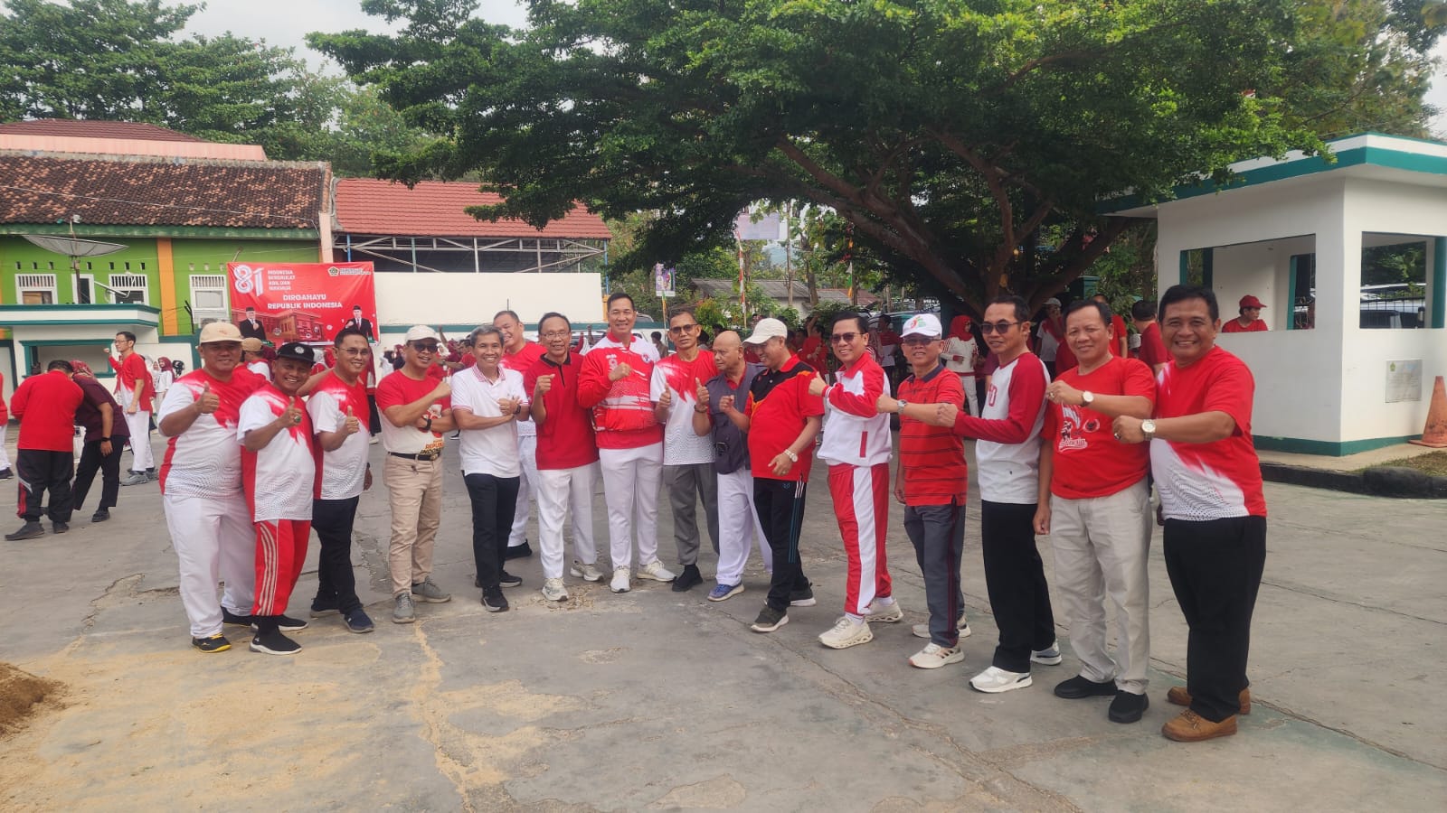 Kick Off HUT ke-81 RI, Kepala MAN 2 Bandar Lampung Ikuti Senam Kerukunan