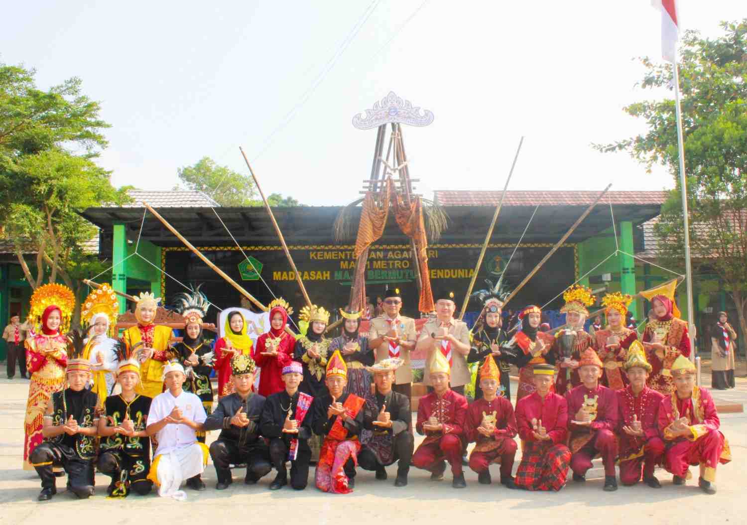PTA 2026 MAN 1 Metro Semarak dengan Exhibition Pakaian Adat Nusantara