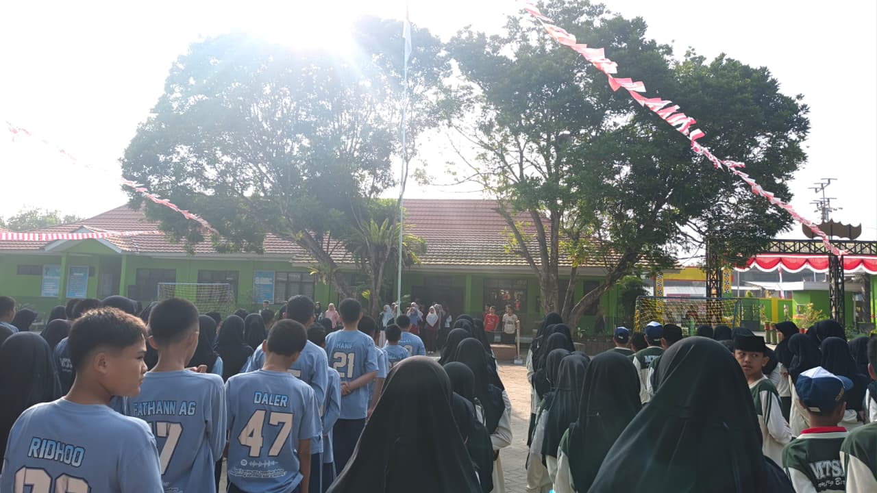 Semarak Kemerdekaan dan Hari Pramuka MTsN 1 Lampung Barat Berlangsung Meriah