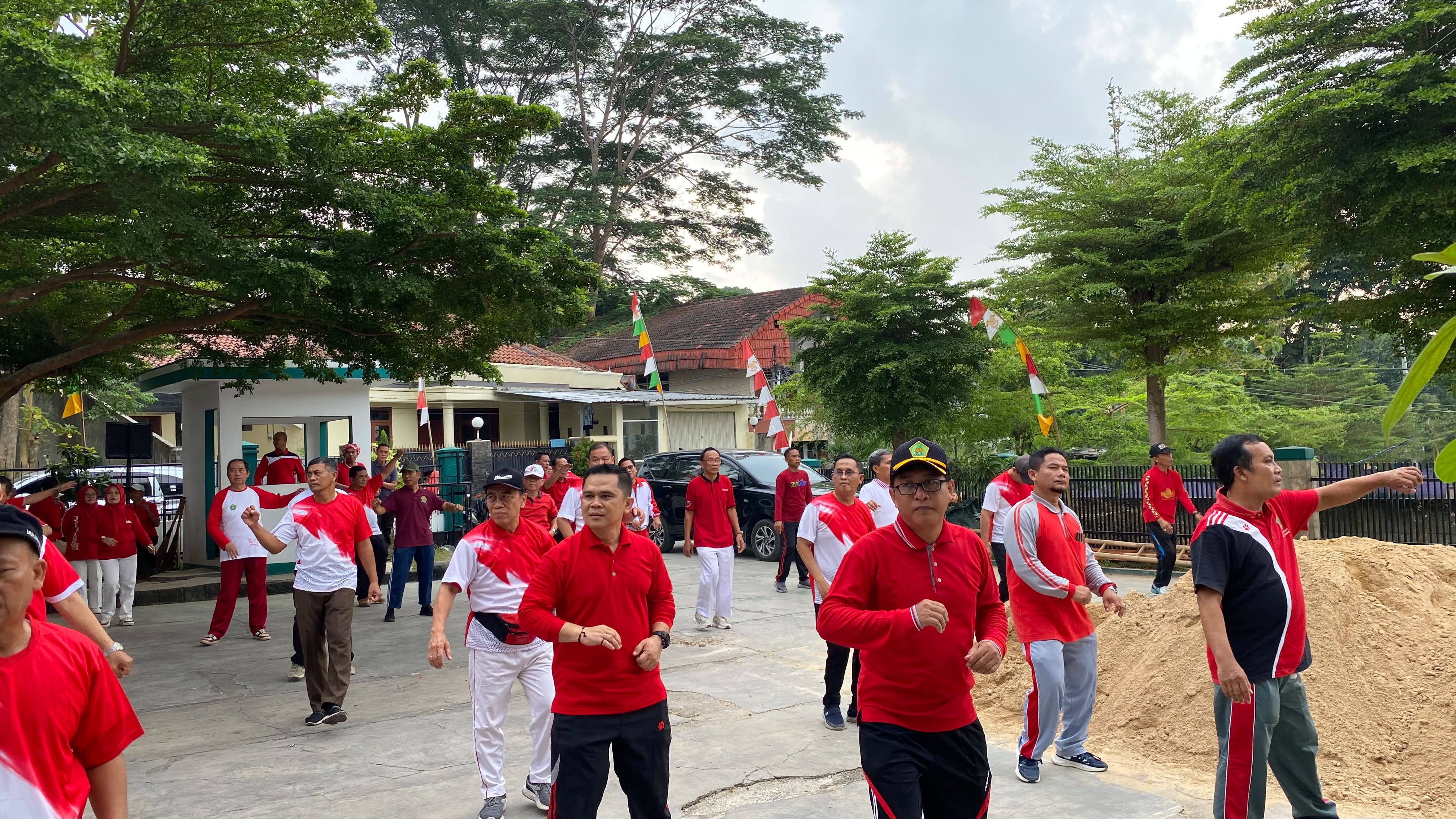 Semarak HUT ke-81 RI, Kepala MTsN 1 Bandar Lampung Ikuti Kick-Off di Kemenag Kota